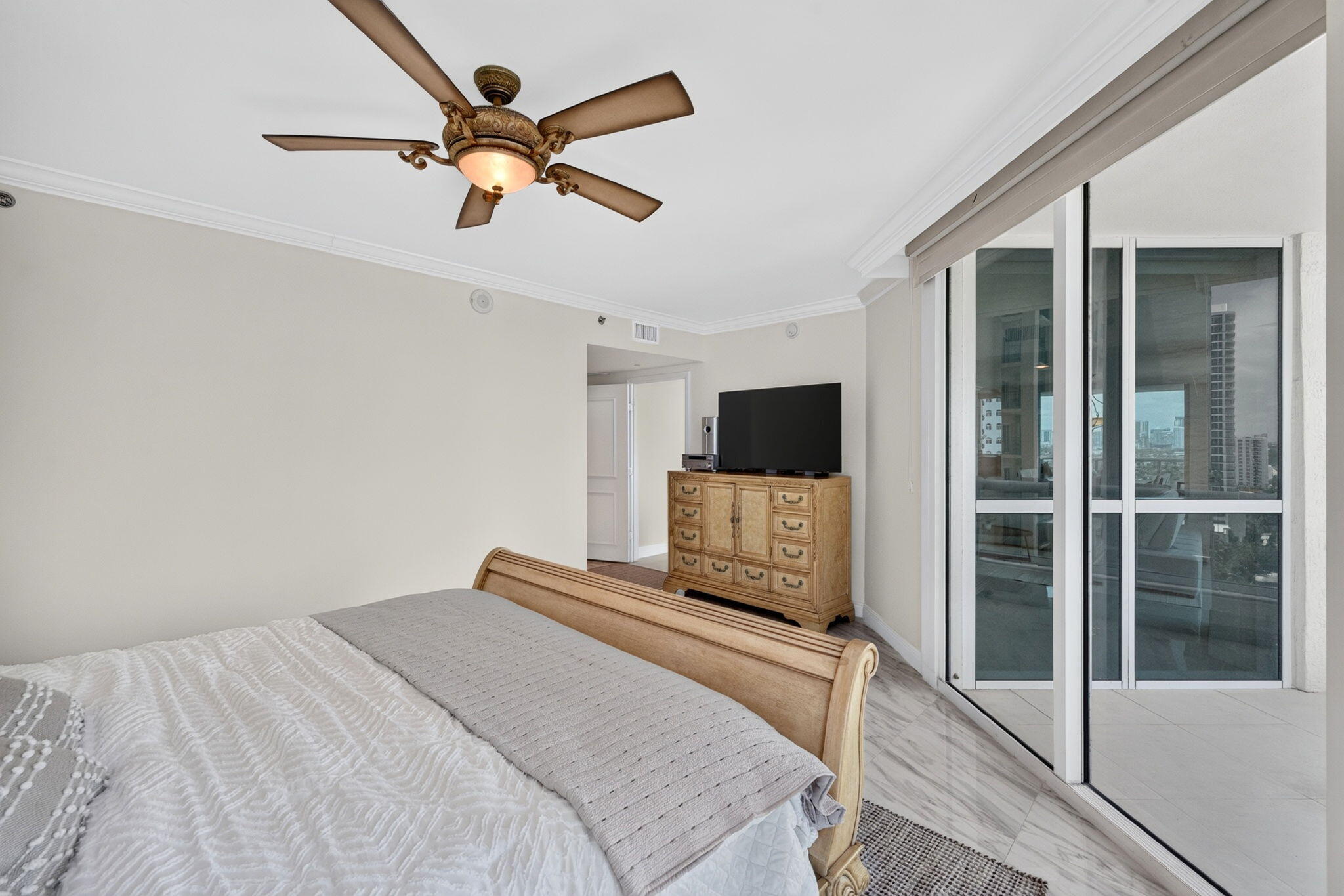 101 S Fort Lauderdale Beach Boulevard Unit: 1606
