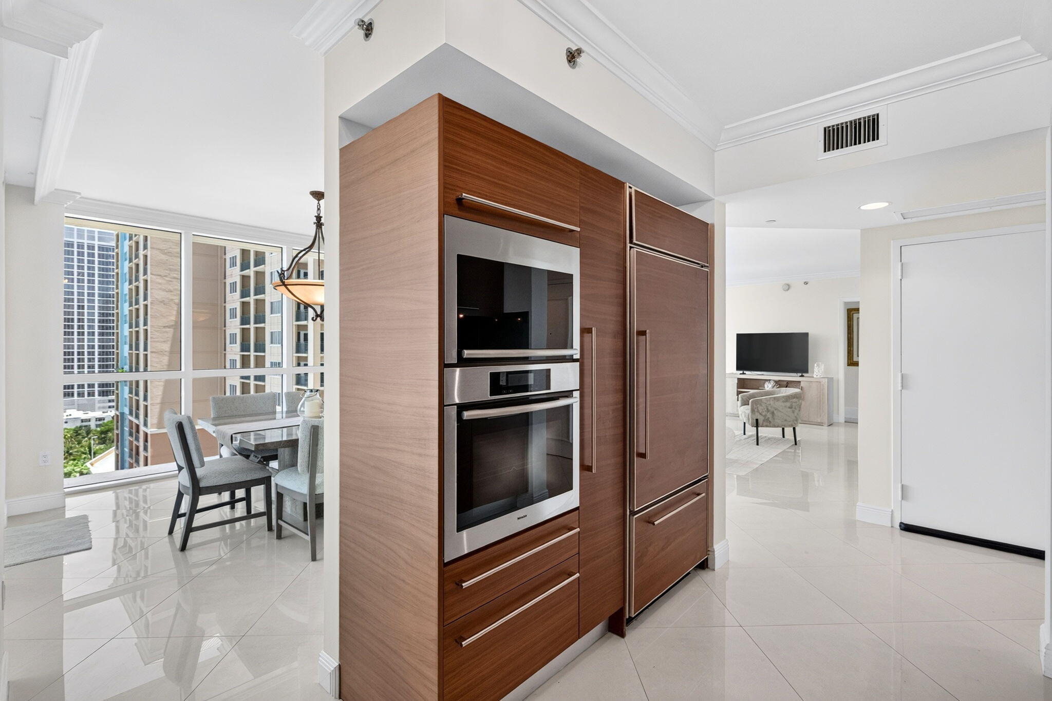 101 S Fort Lauderdale Beach Boulevard Unit: 1606