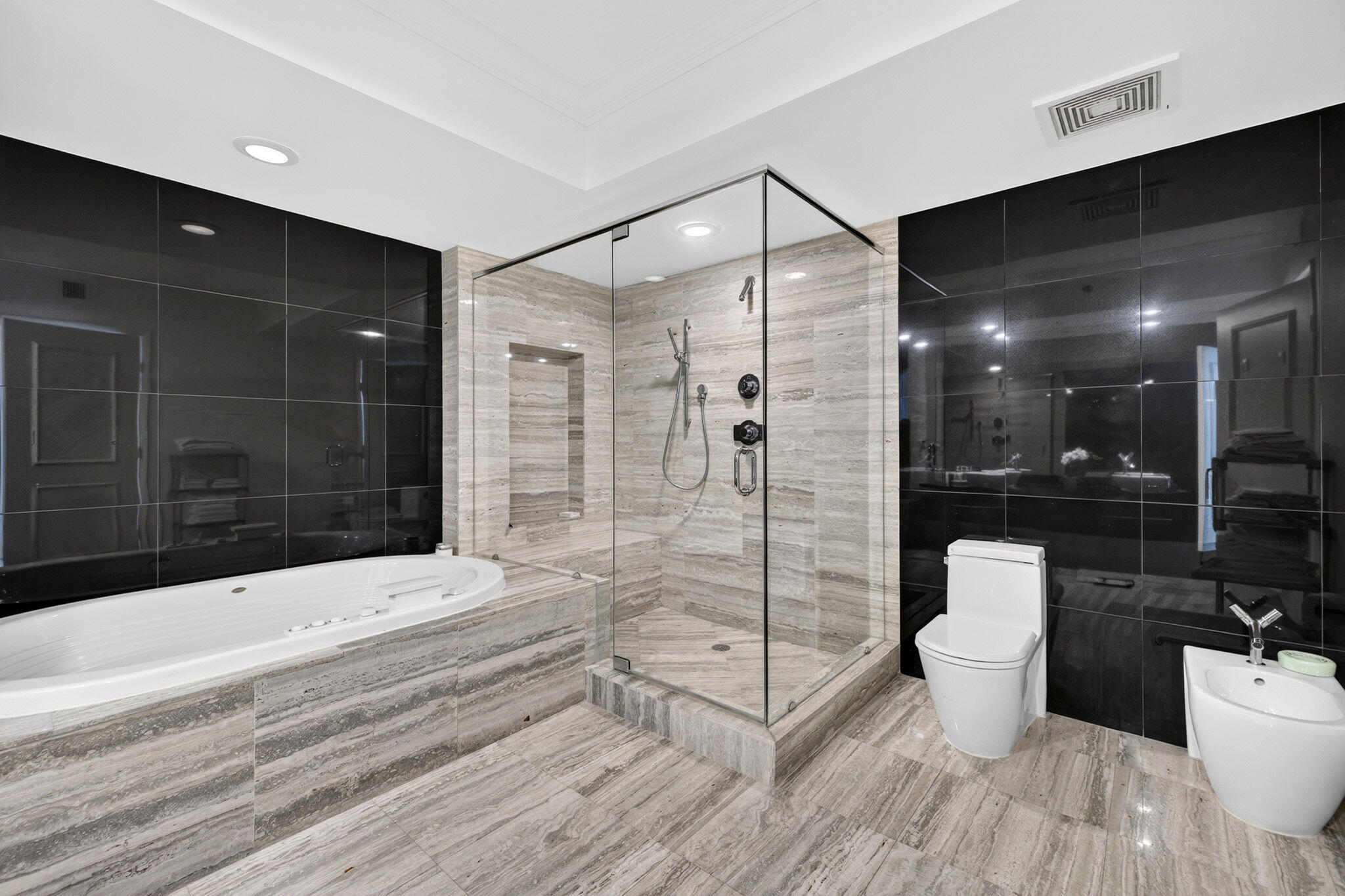 101 S Fort Lauderdale Beach Boulevard Unit: 1606
