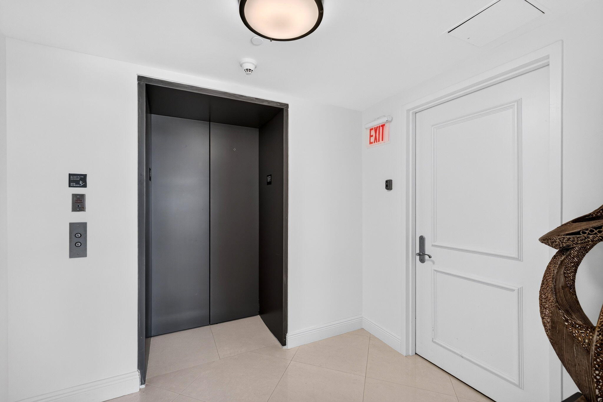 101 S Fort Lauderdale Beach Boulevard Unit: 1606