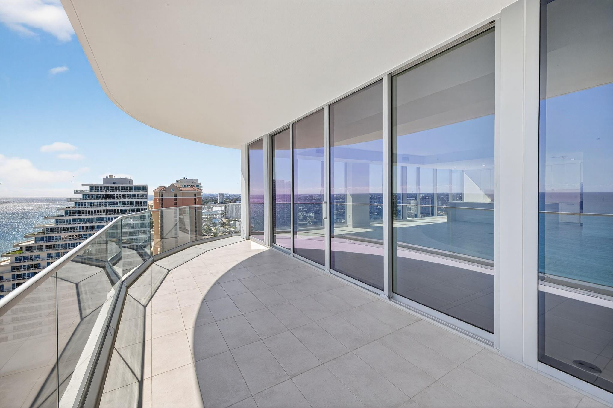 153 N Seabreeze Boulevard 2202-S