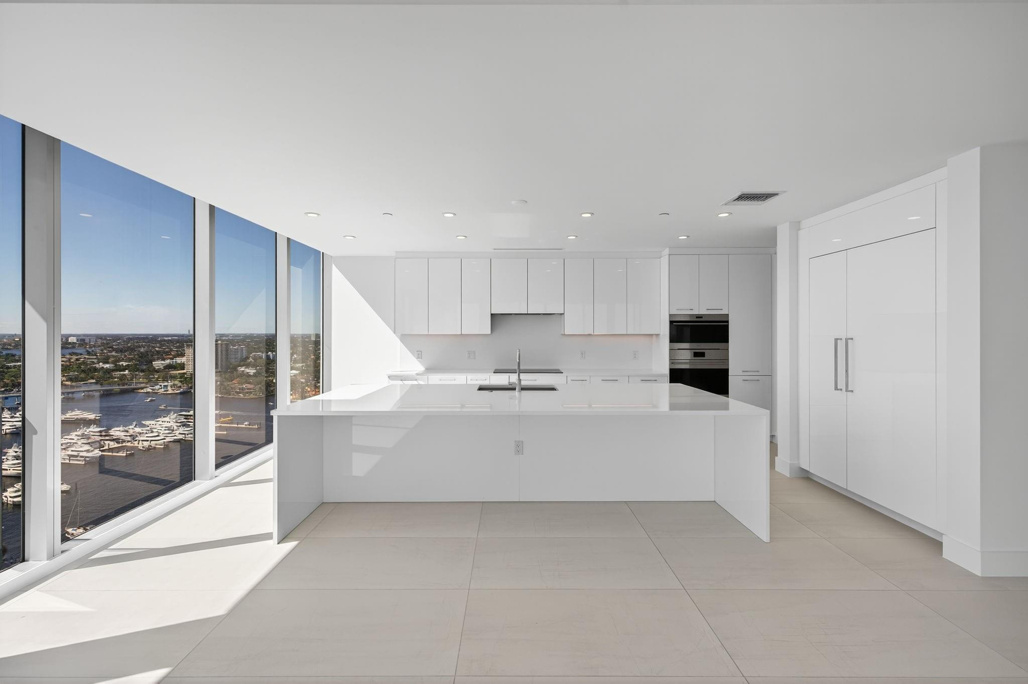 153 N Seabreeze Boulevard 2202-S