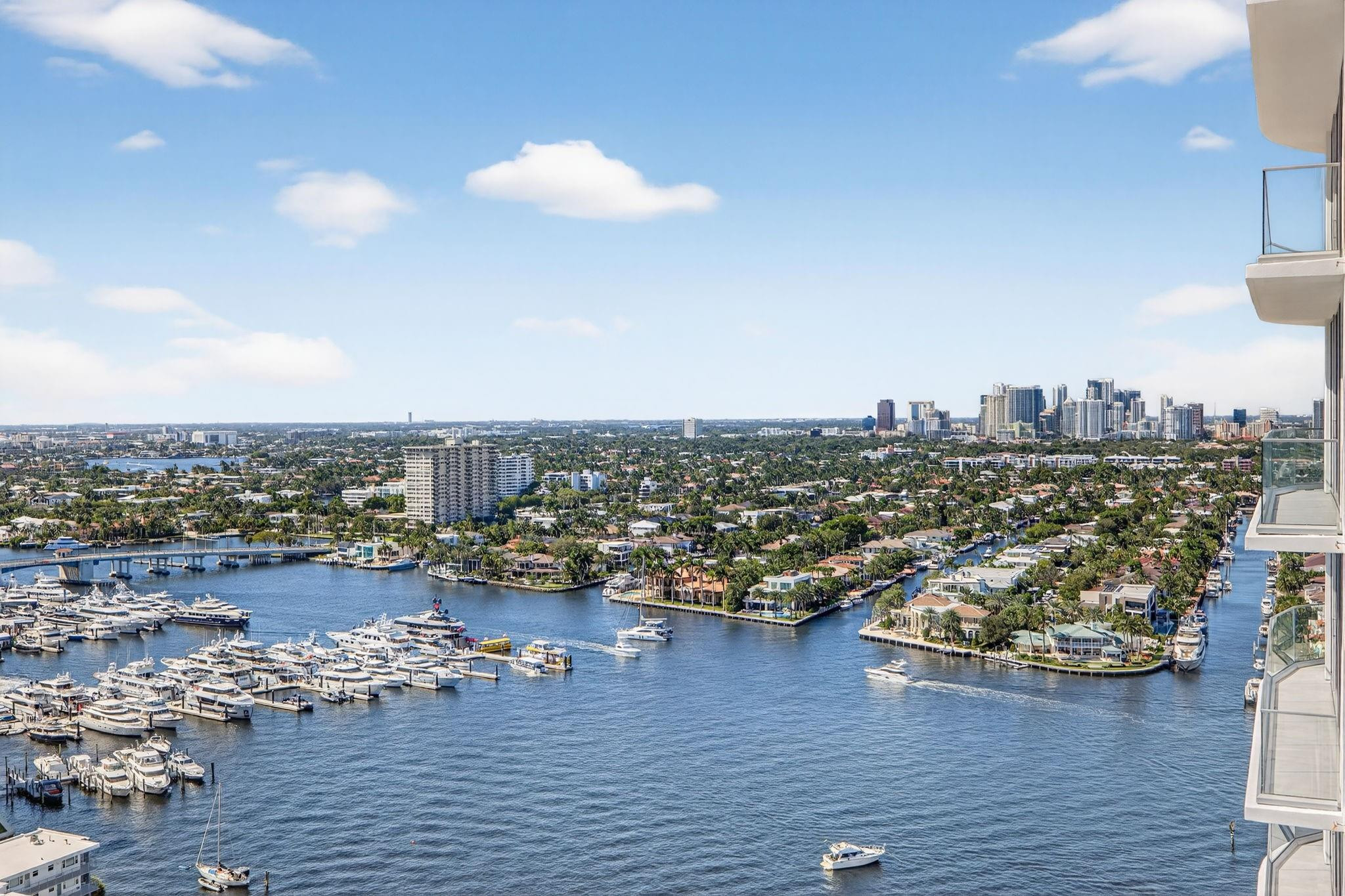 153 N Seabreeze Boulevard 2202-S