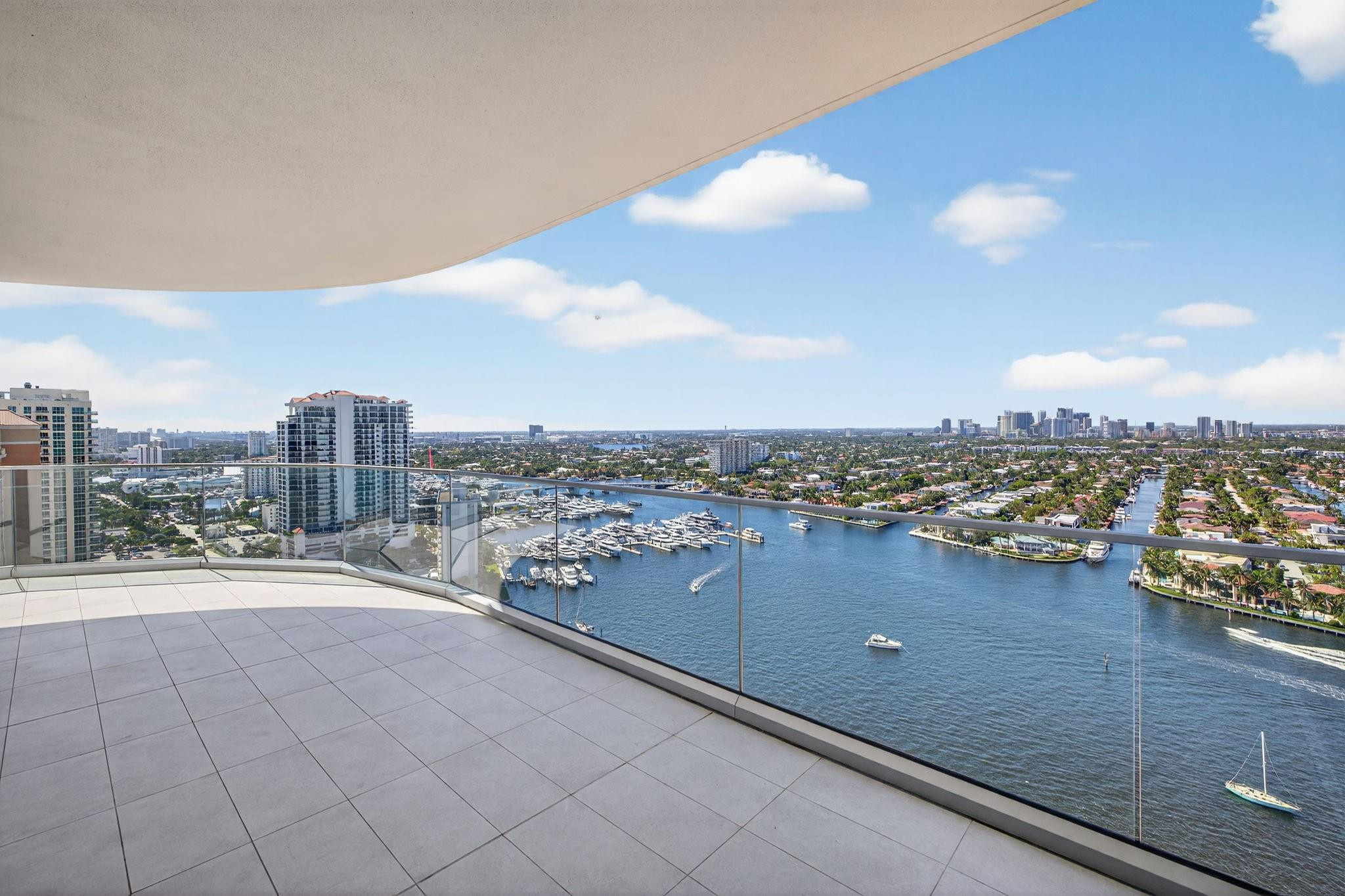 153 N Seabreeze Boulevard 2202-S