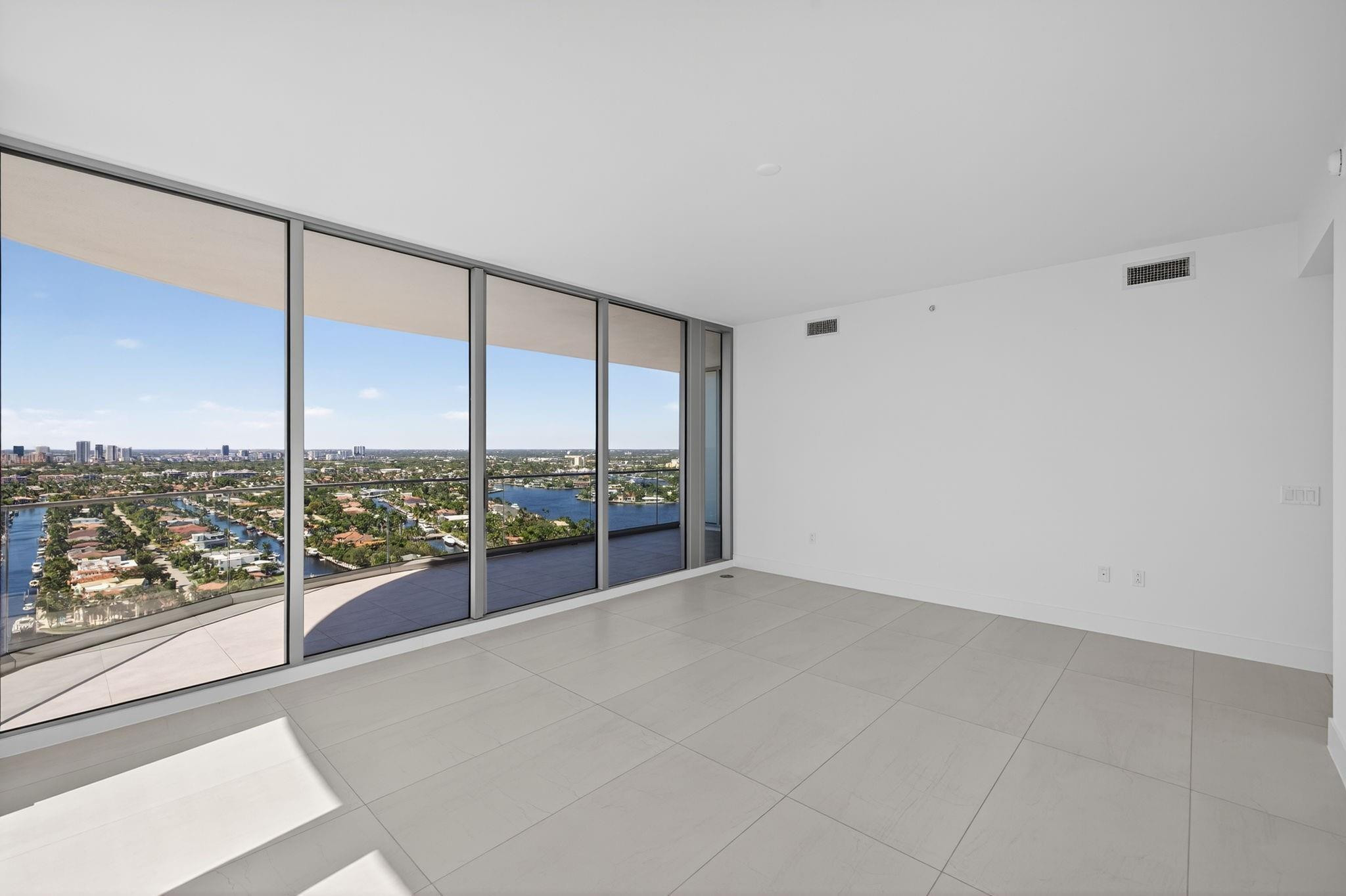153 N Seabreeze Boulevard 2202-S