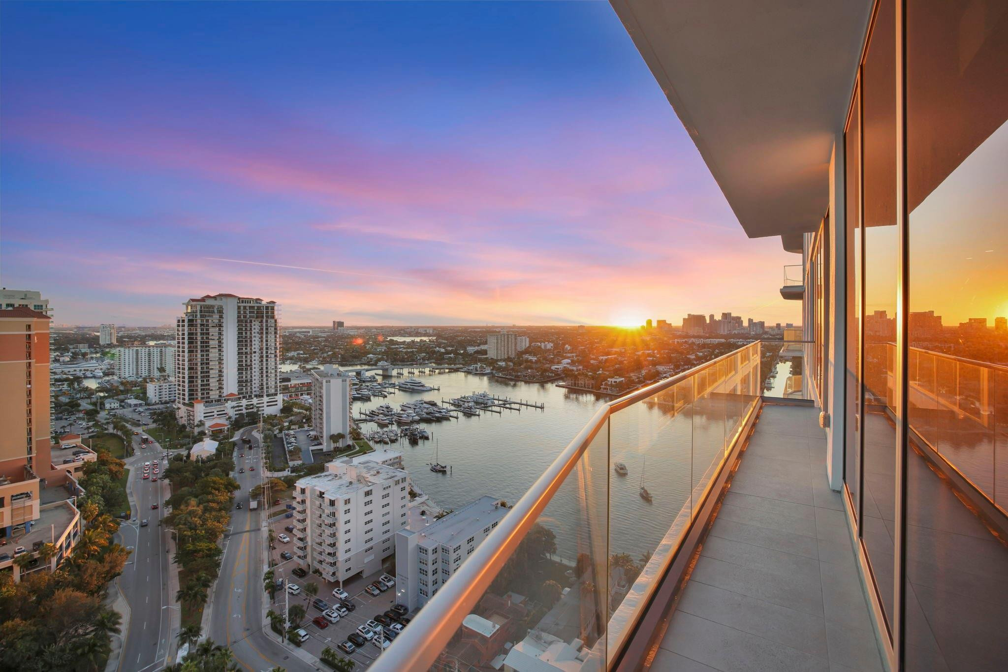 153 N Seabreeze Boulevard 2202-S