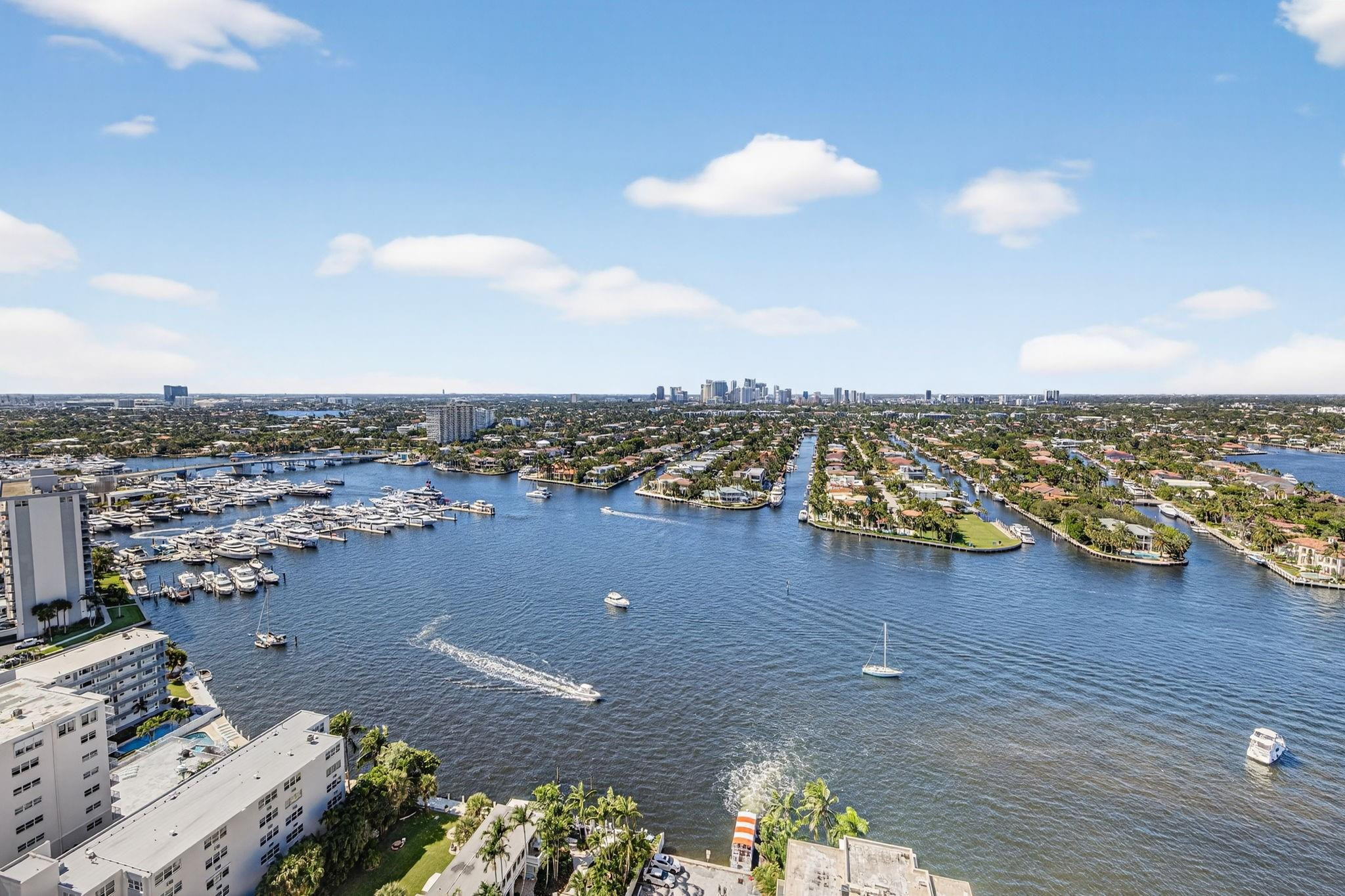 153 N Seabreeze Boulevard 2202-S