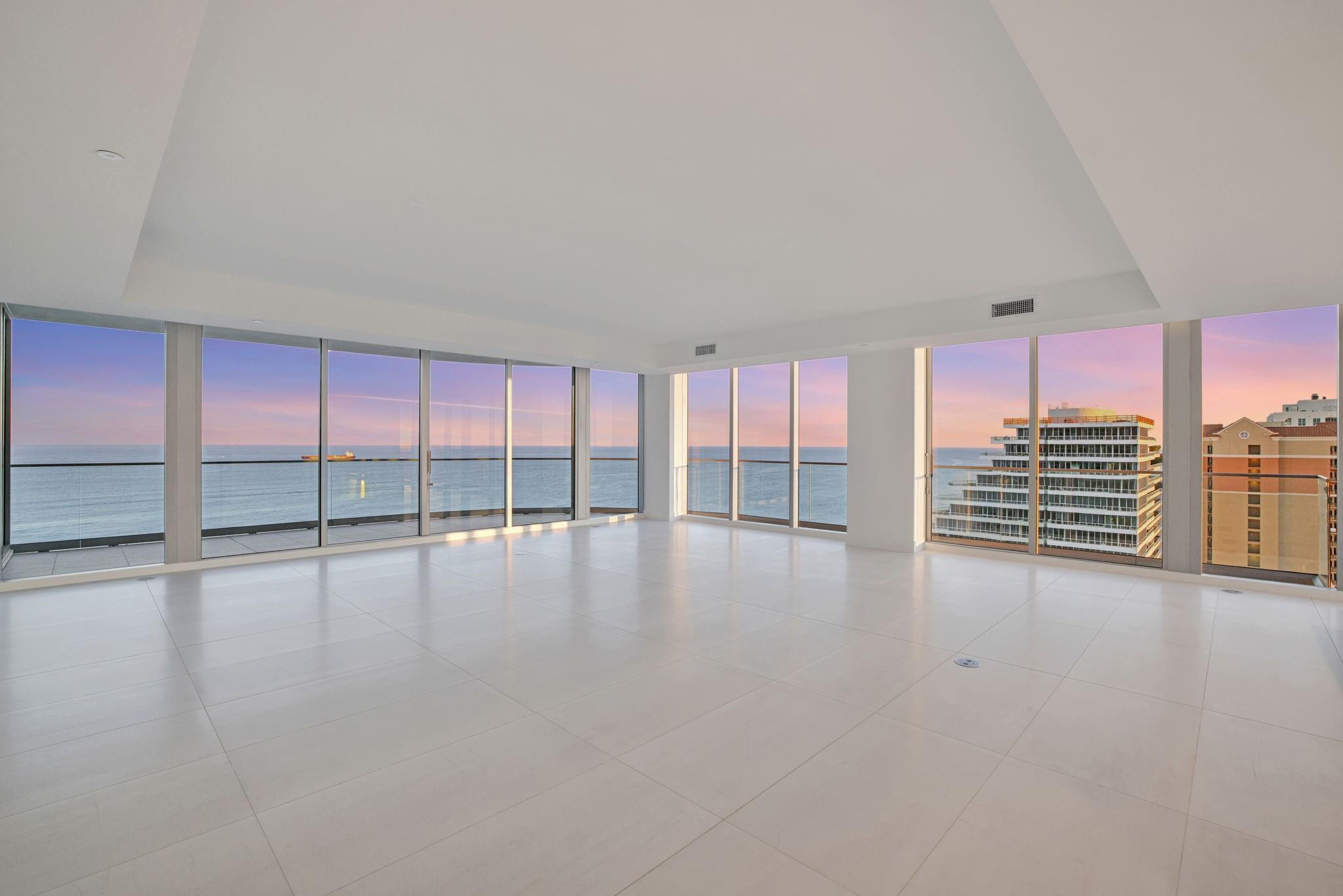153 N Seabreeze Boulevard 2202-S