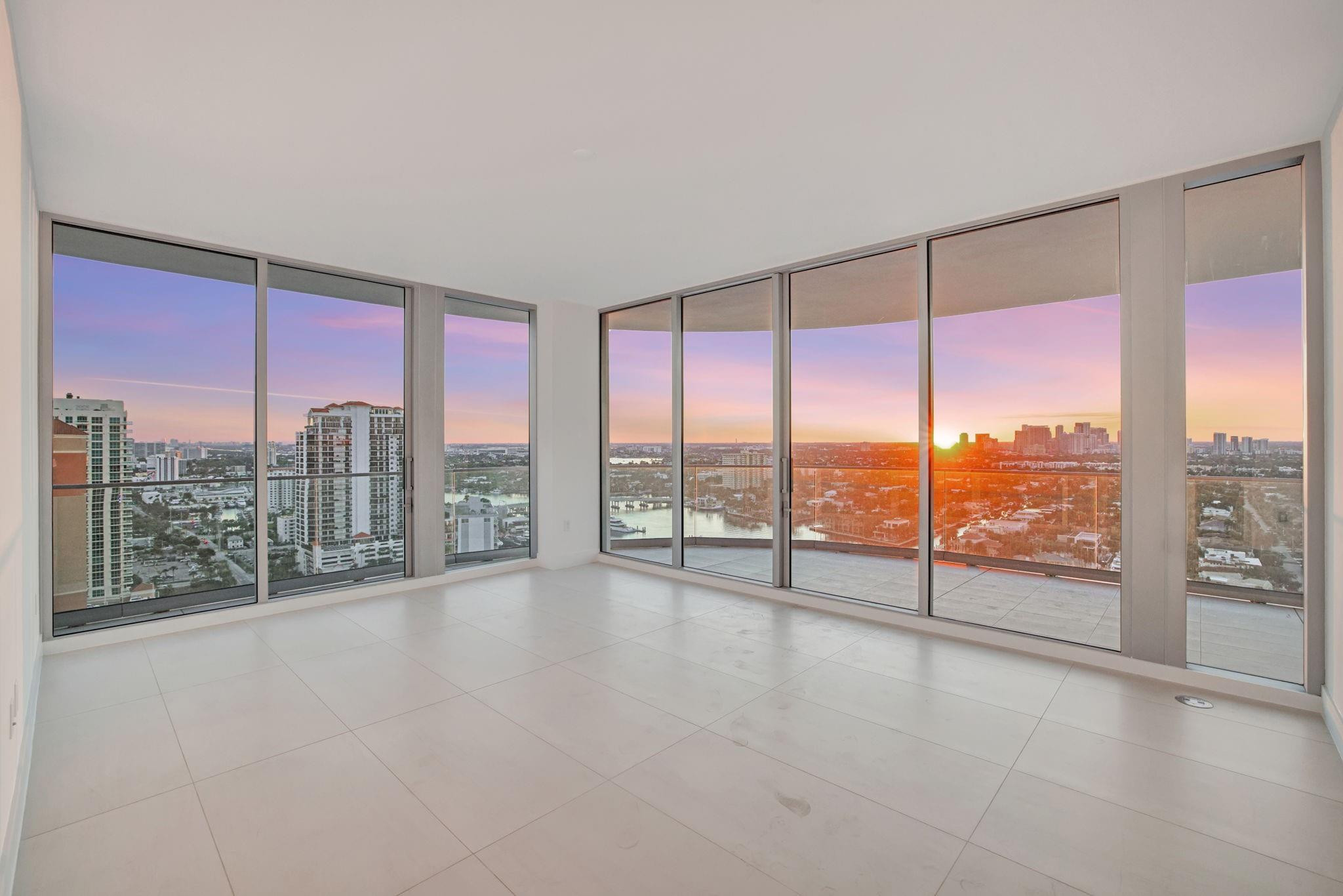 153 N Seabreeze Boulevard 2202-S