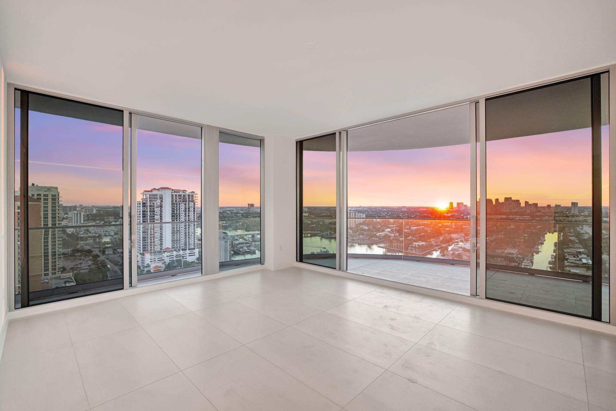 153 N Seabreeze Boulevard 2202-S