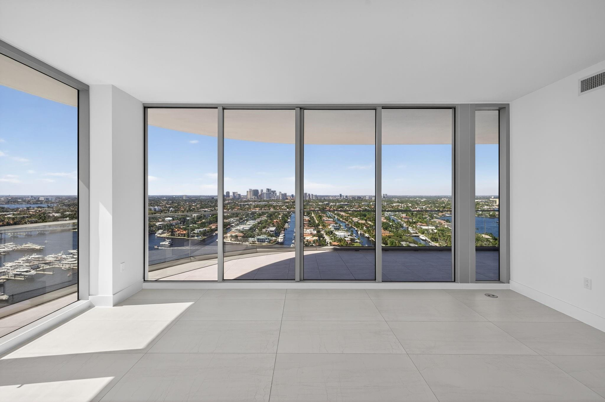 153 N Seabreeze Boulevard 2202-S