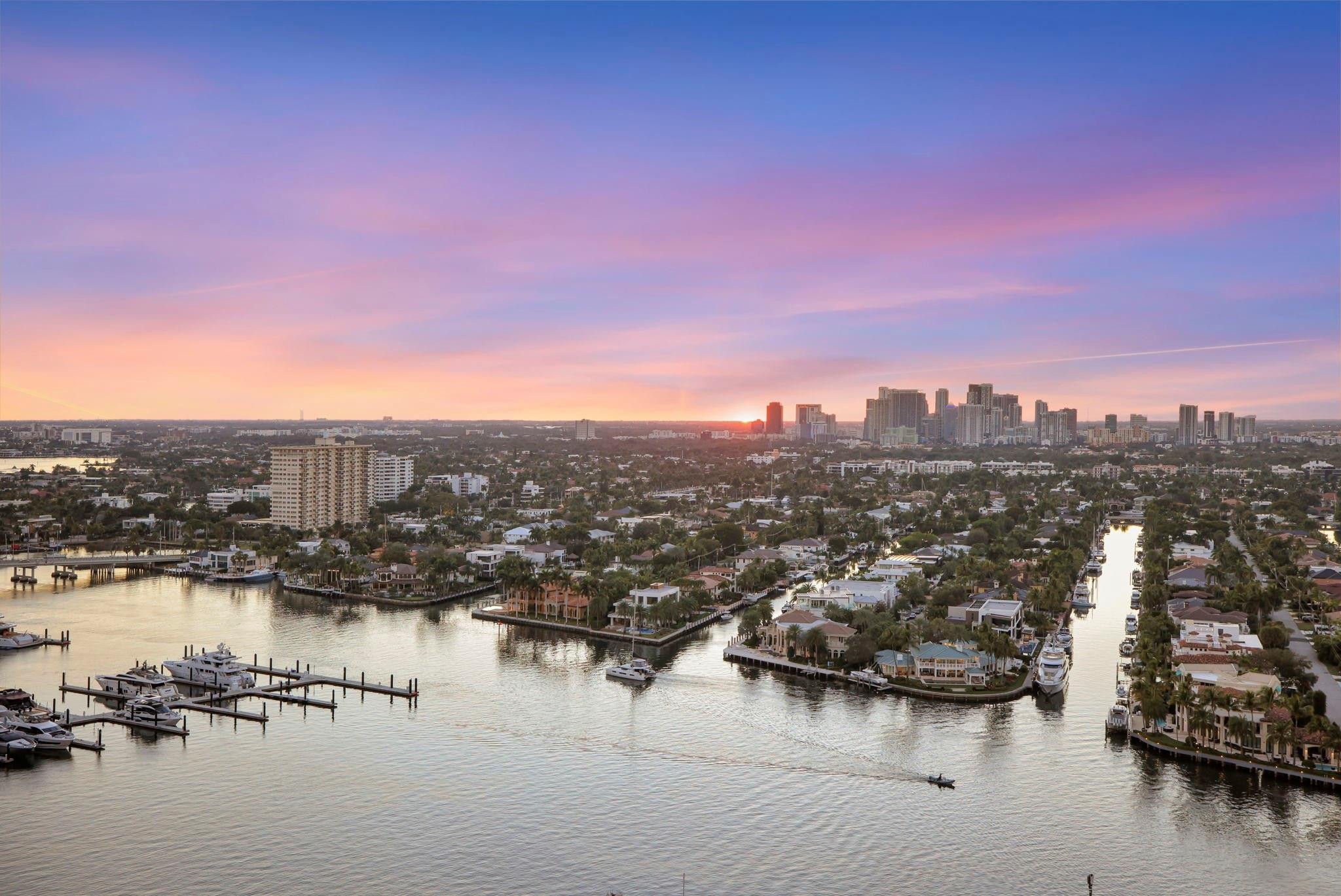 153 N Seabreeze Boulevard 2202-S