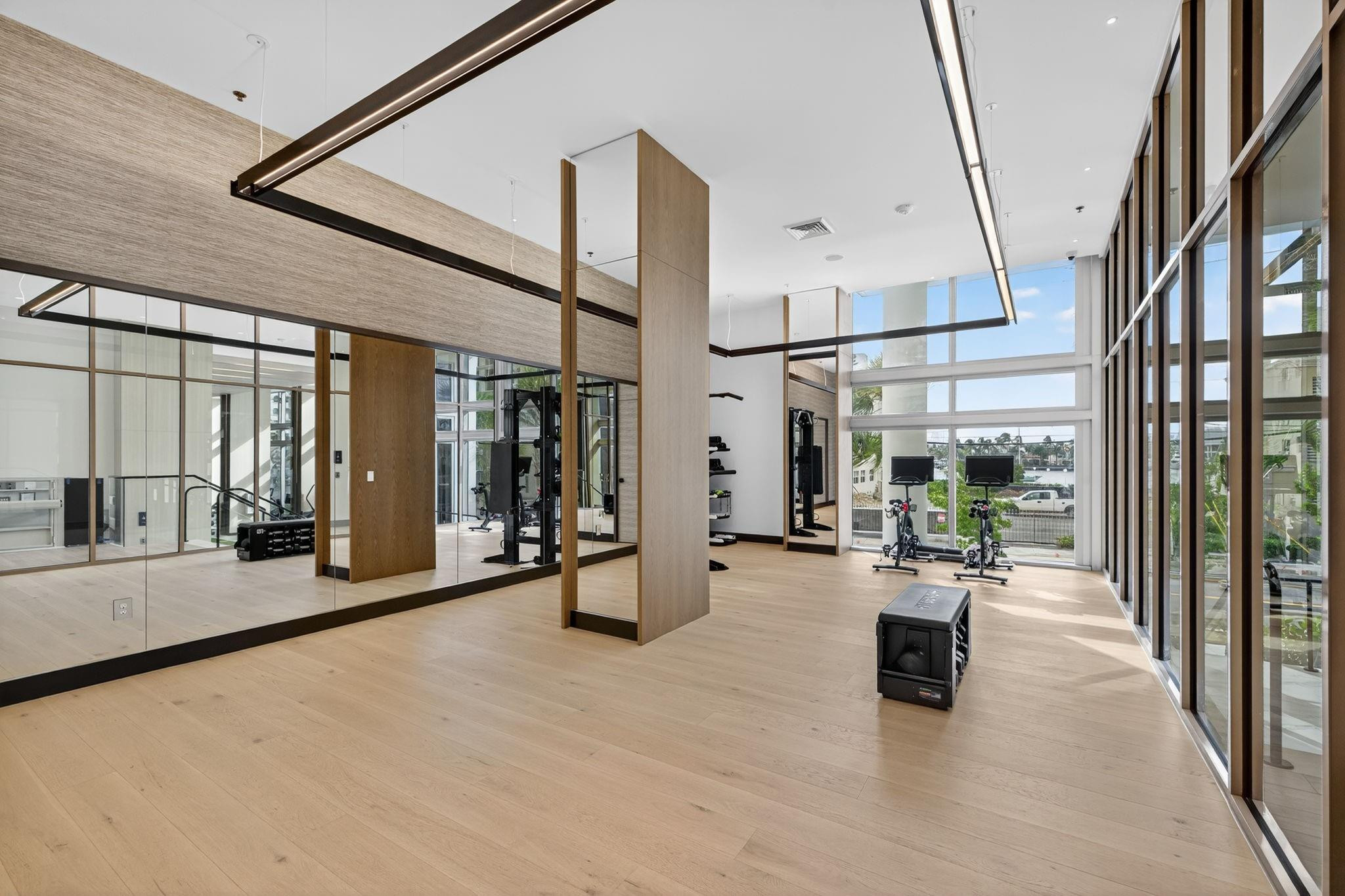 153 N Seabreeze Boulevard 2202-S