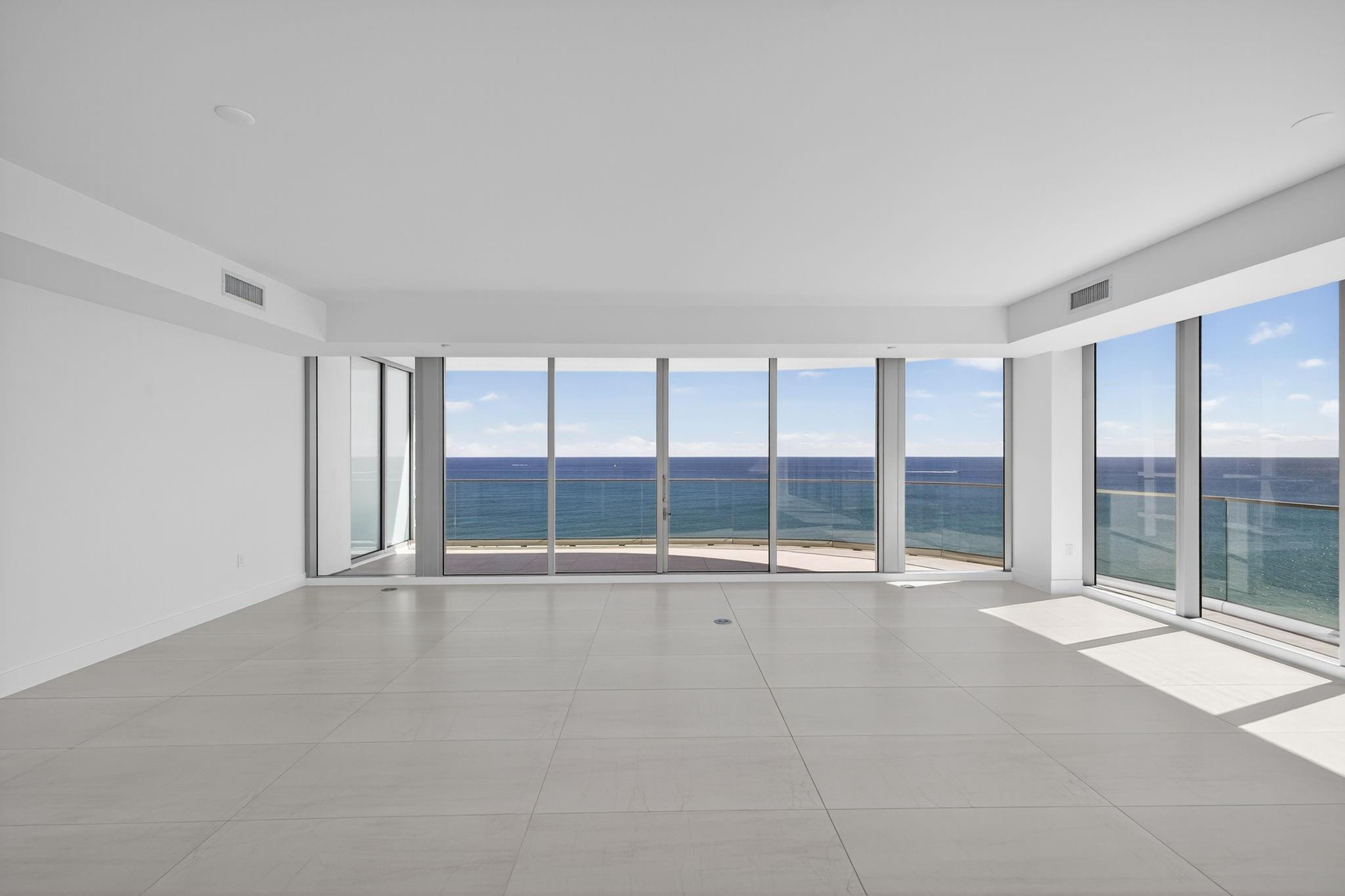 153 N Seabreeze Boulevard 2202-S