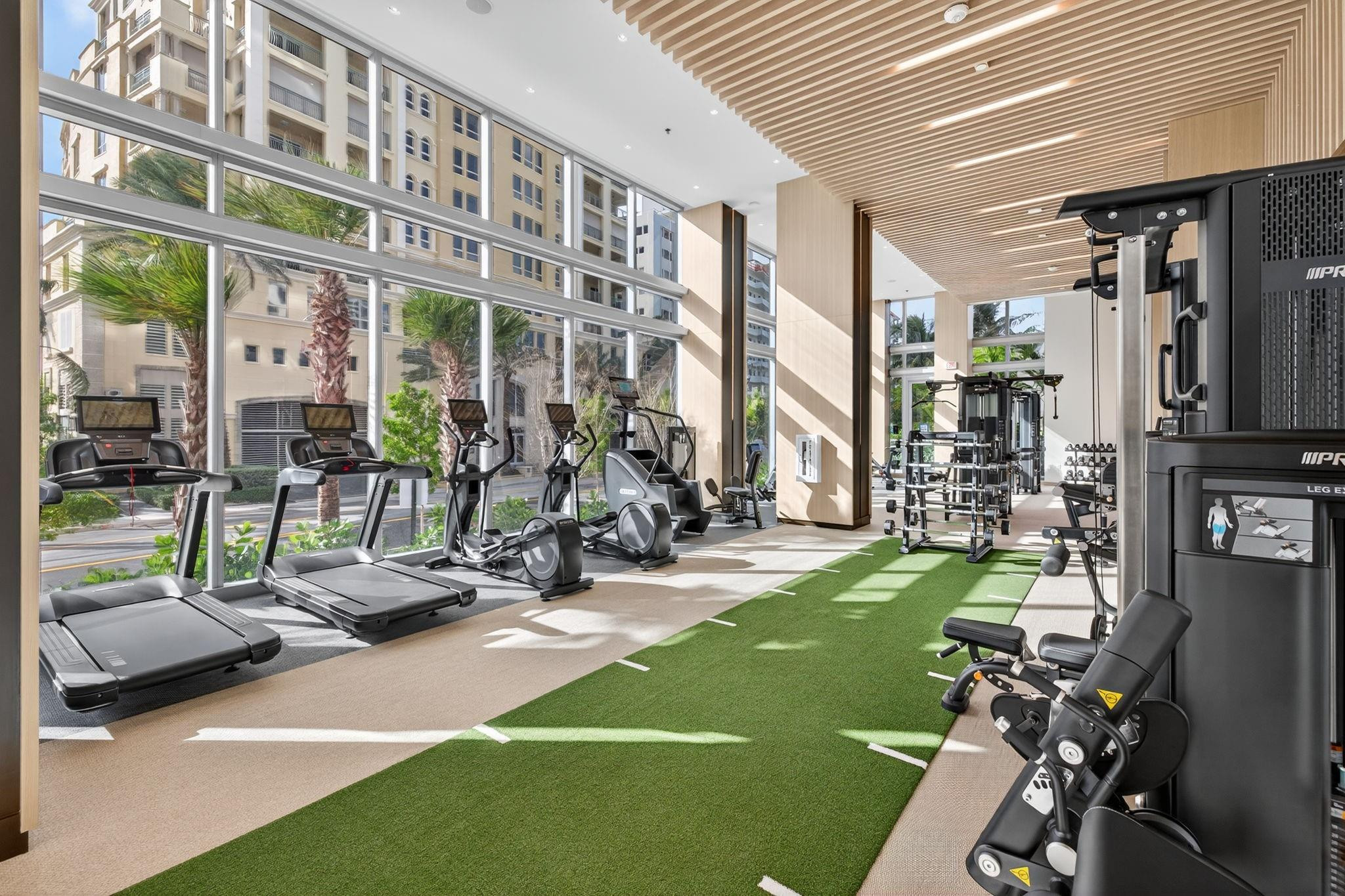 153 N Seabreeze Boulevard 2202-S