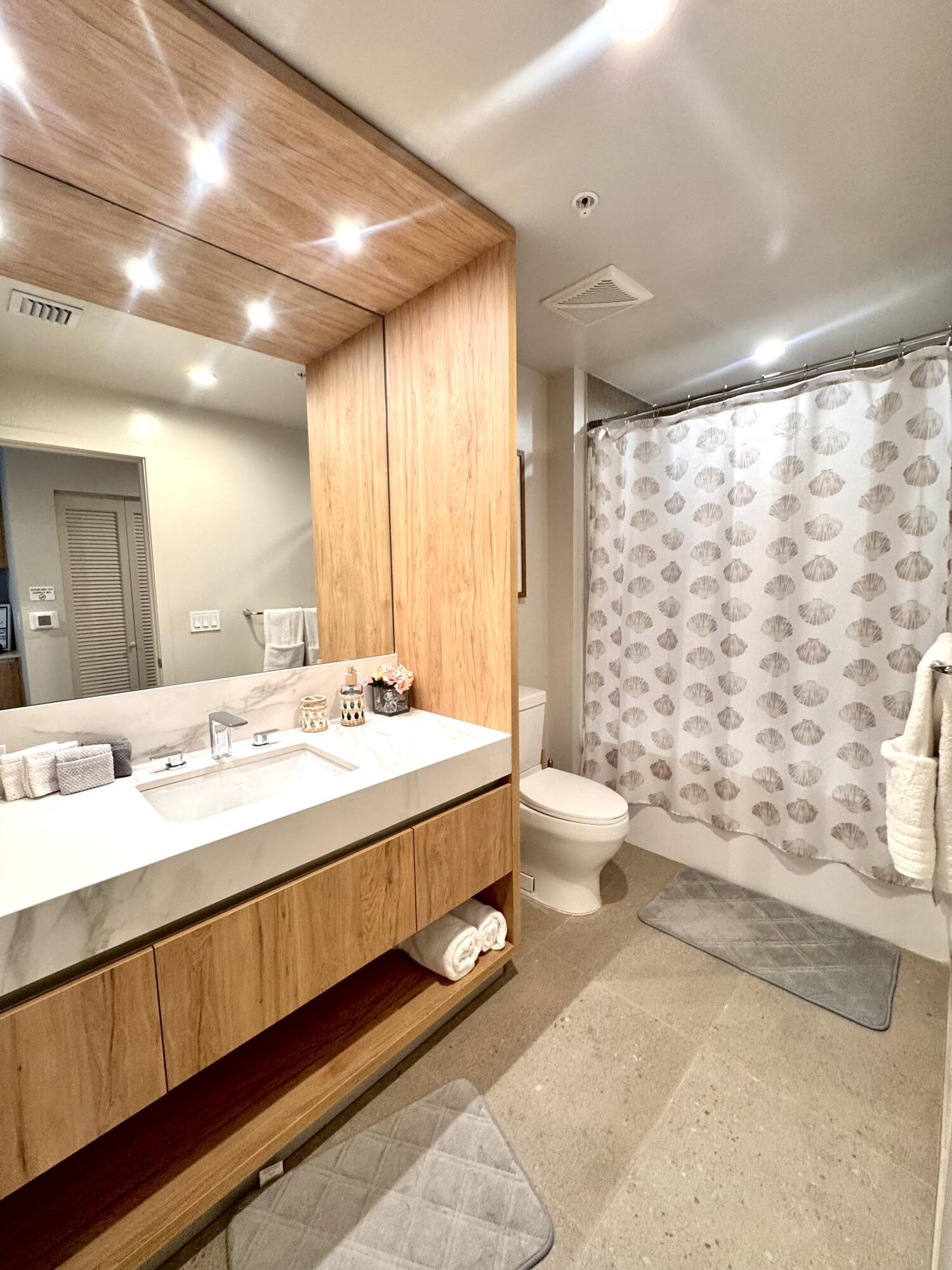 11 NE 6th Street 2606
