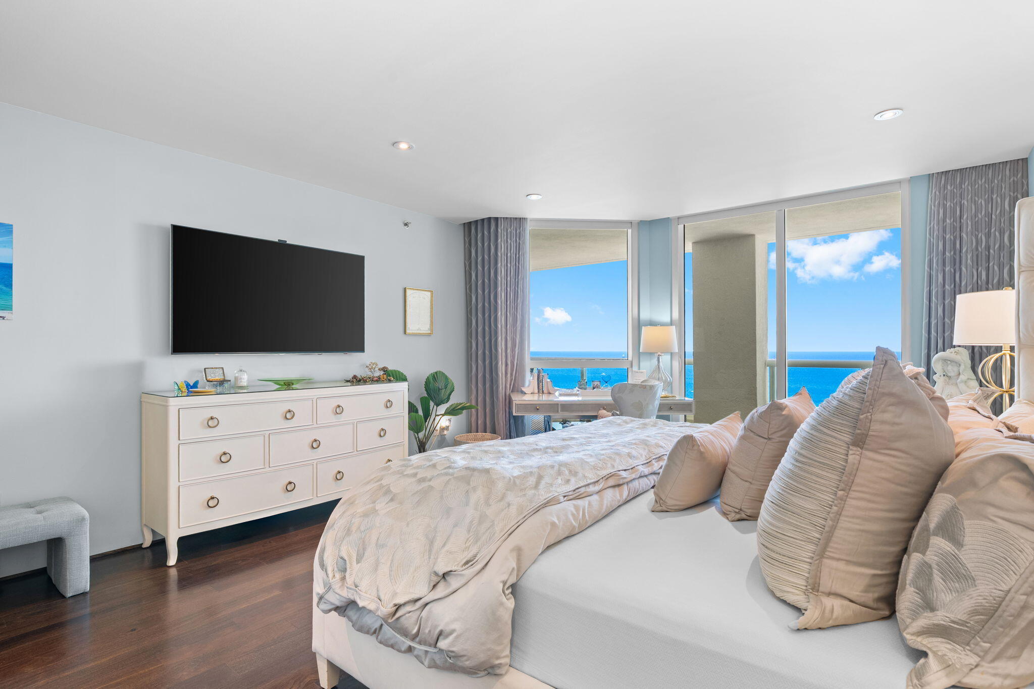 101 S FORT LAUDERDALE BEACH Boulevard Unit: 2303