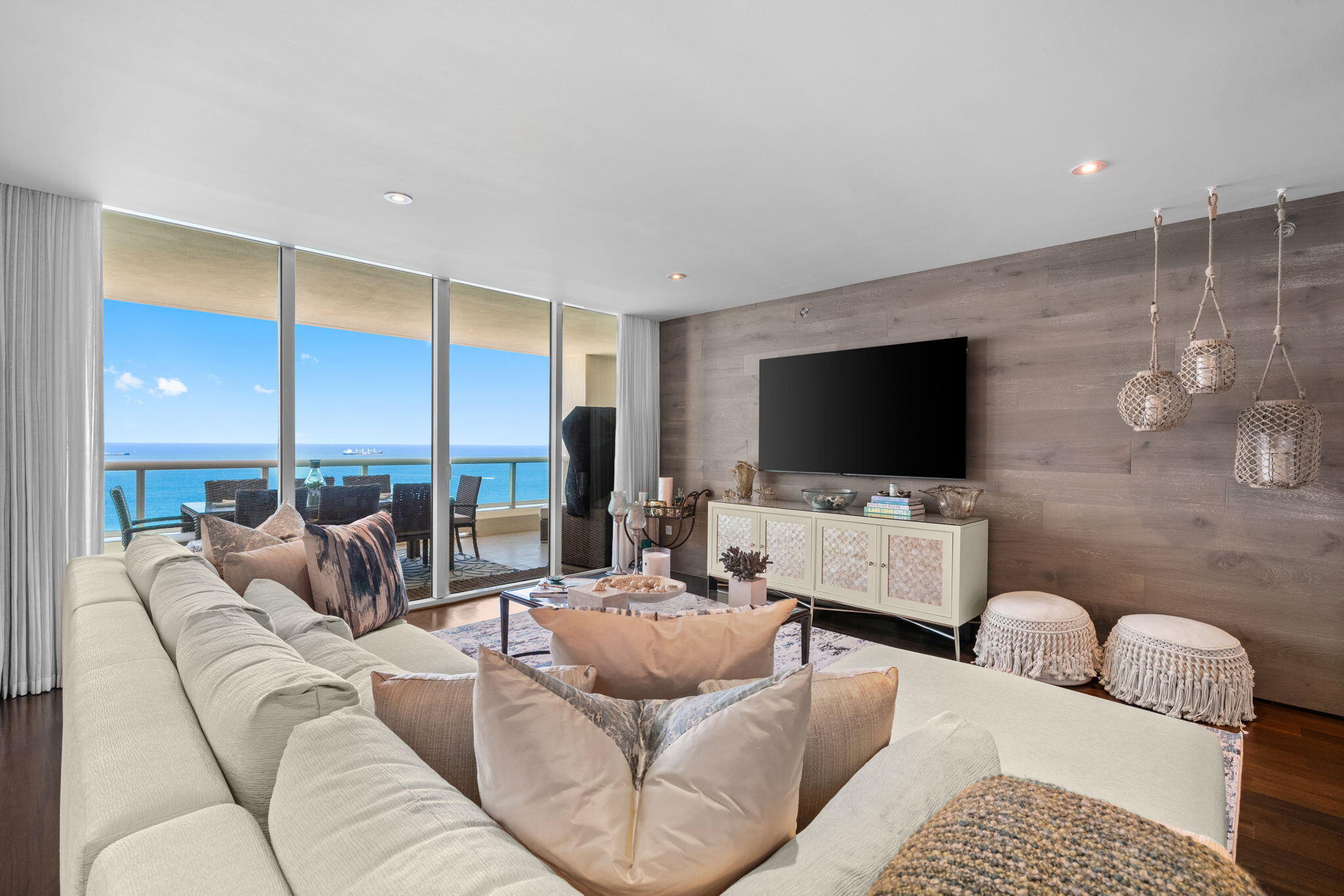 101 S FORT LAUDERDALE BEACH Boulevard Unit: 2303