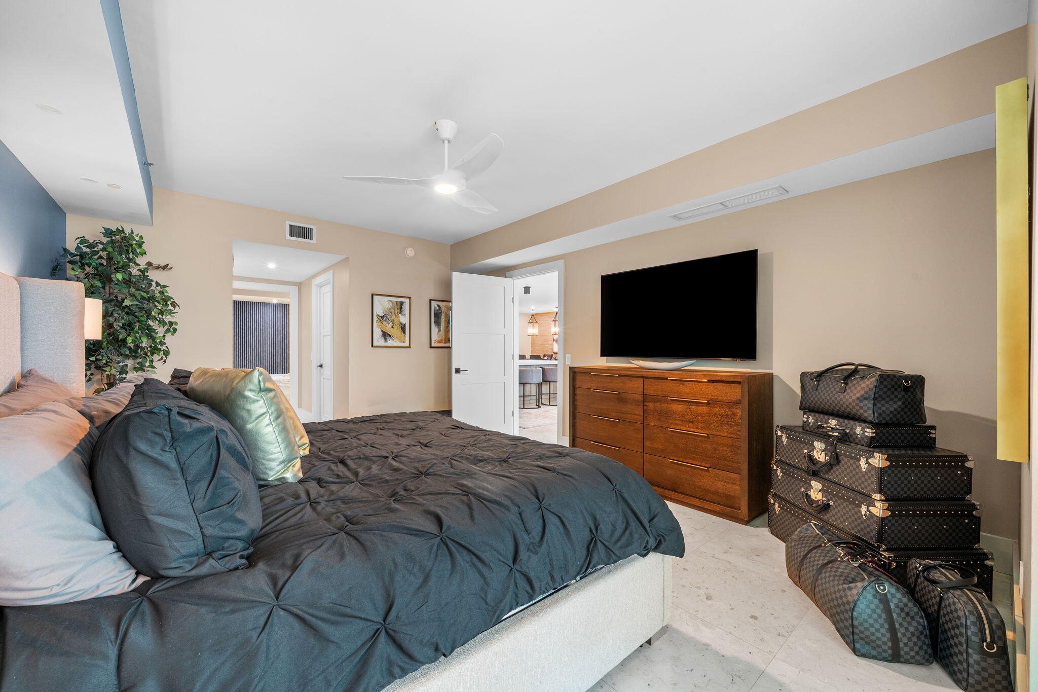 101 S Fort Lauderdale Beach Boulevard Unit: 702
