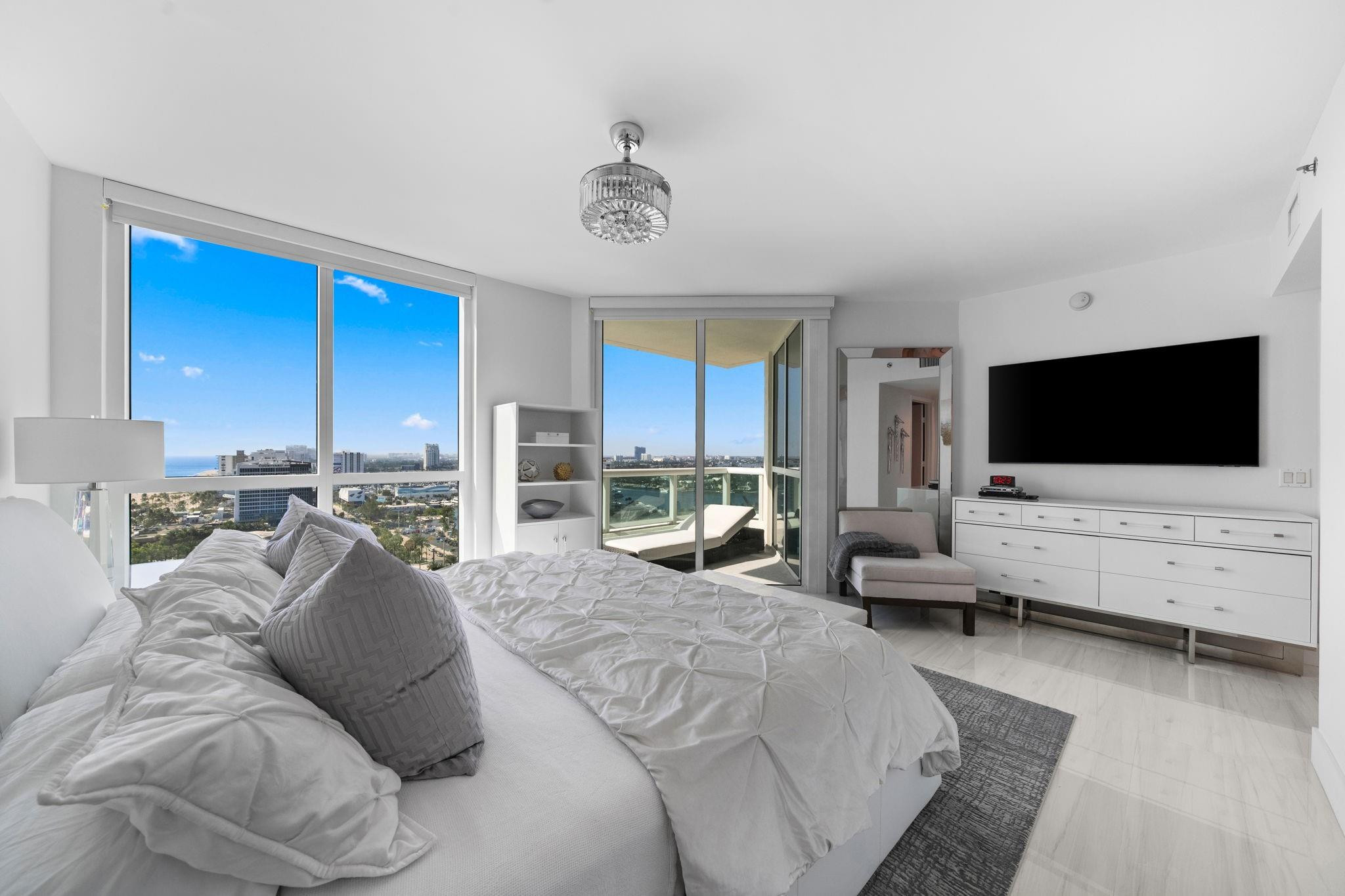 101 S Fort Lauderdale Beach Boulevard Unit: 1807
