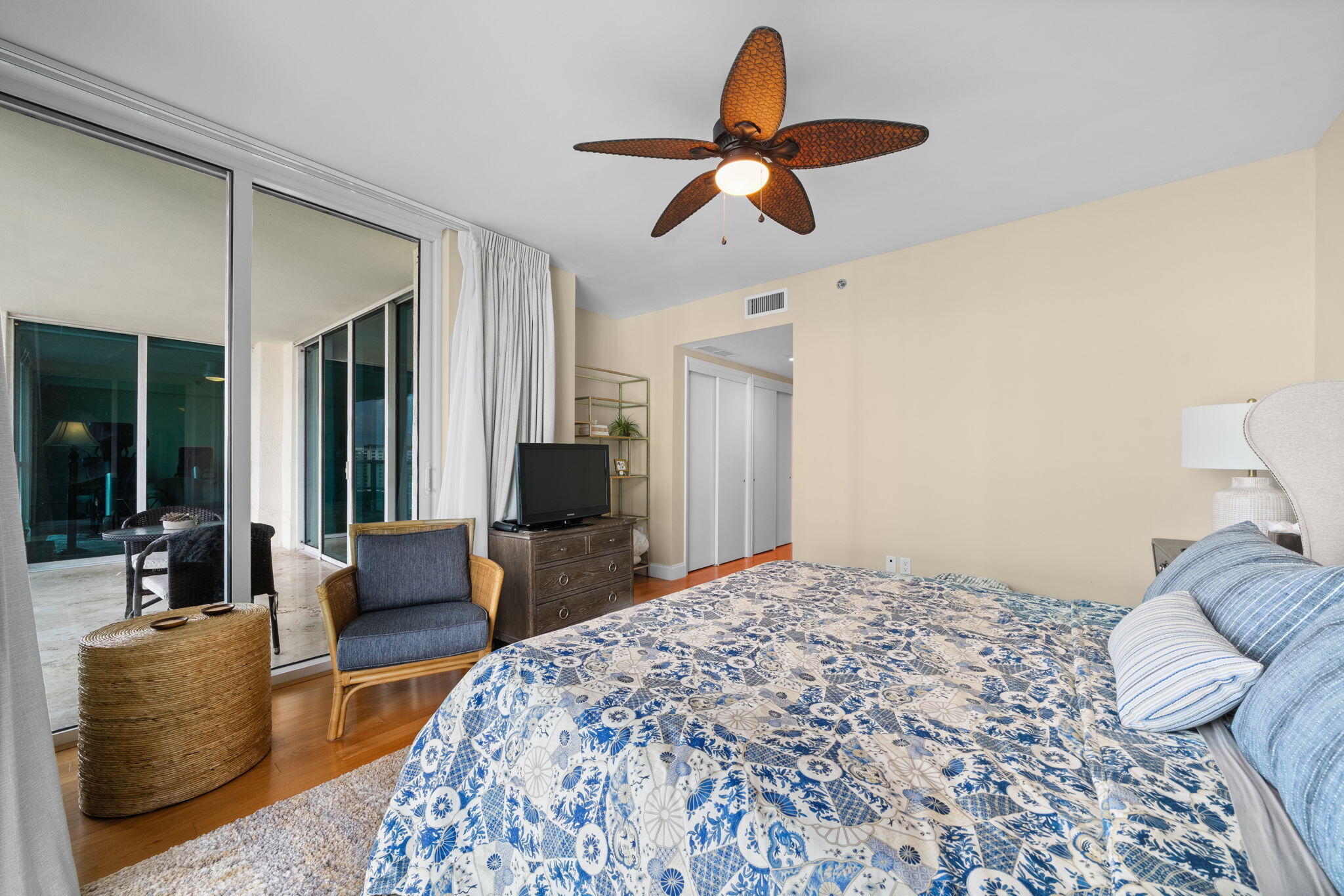 101 S FORT LAUDERDALE BEACH Boulevard Unit: 1403