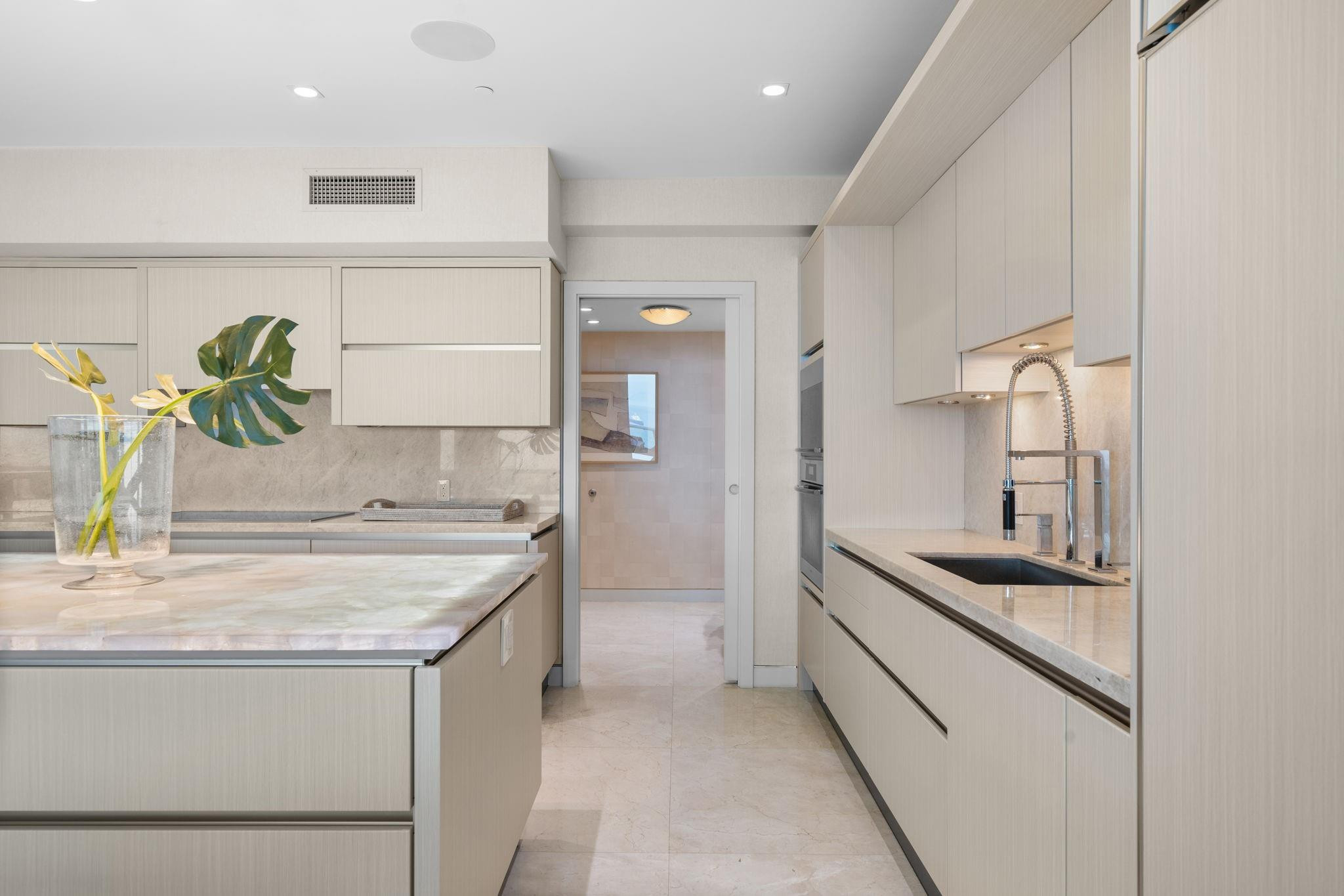 101 S Fort Lauderdale Beach Blvd: Unit 2703