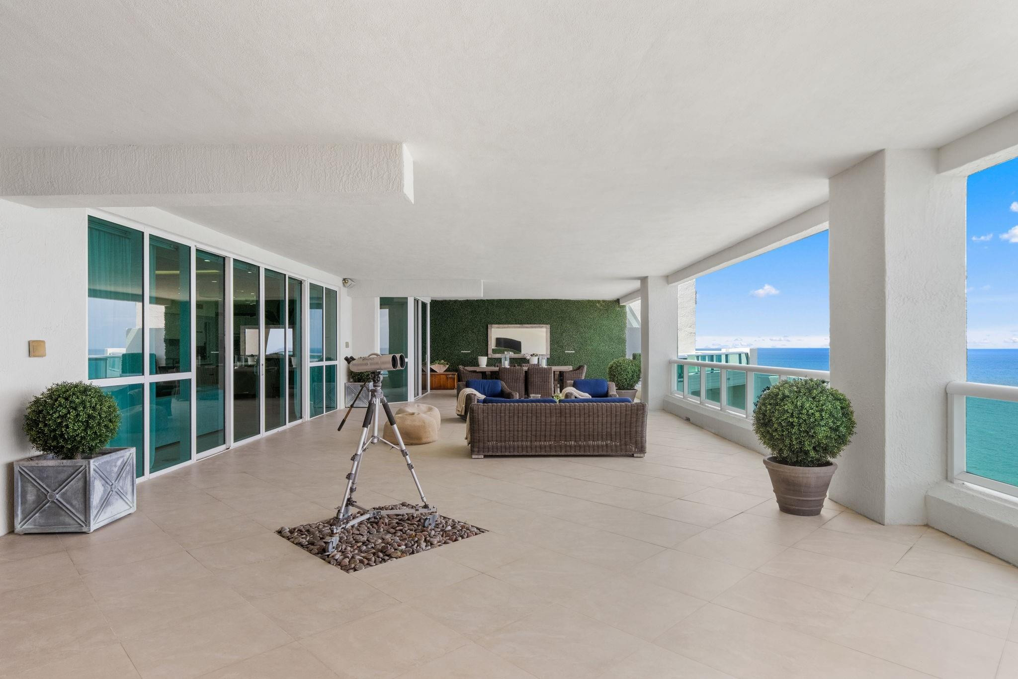101 S Fort Lauderdale Beach Blvd: Unit 2703