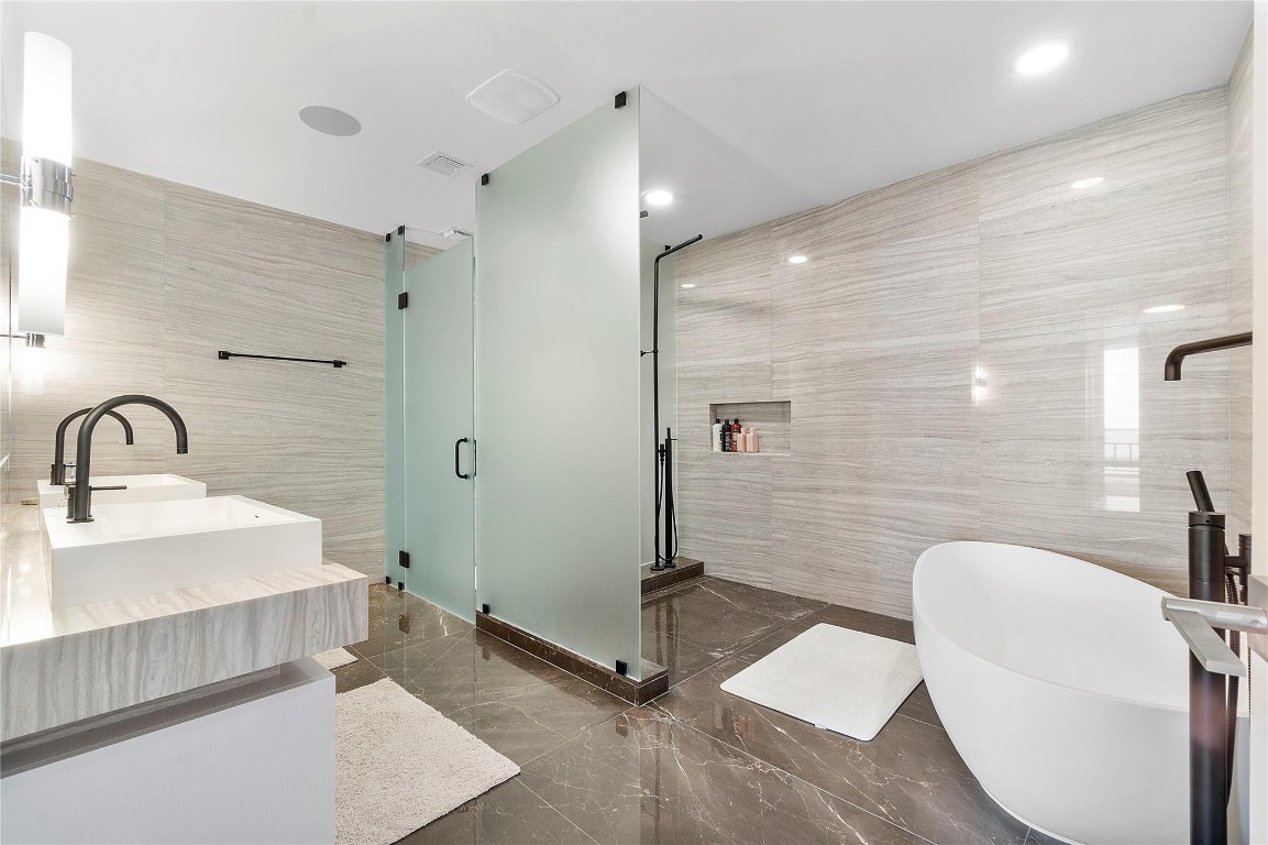 2200 N Ocean Blvd Unit: S703