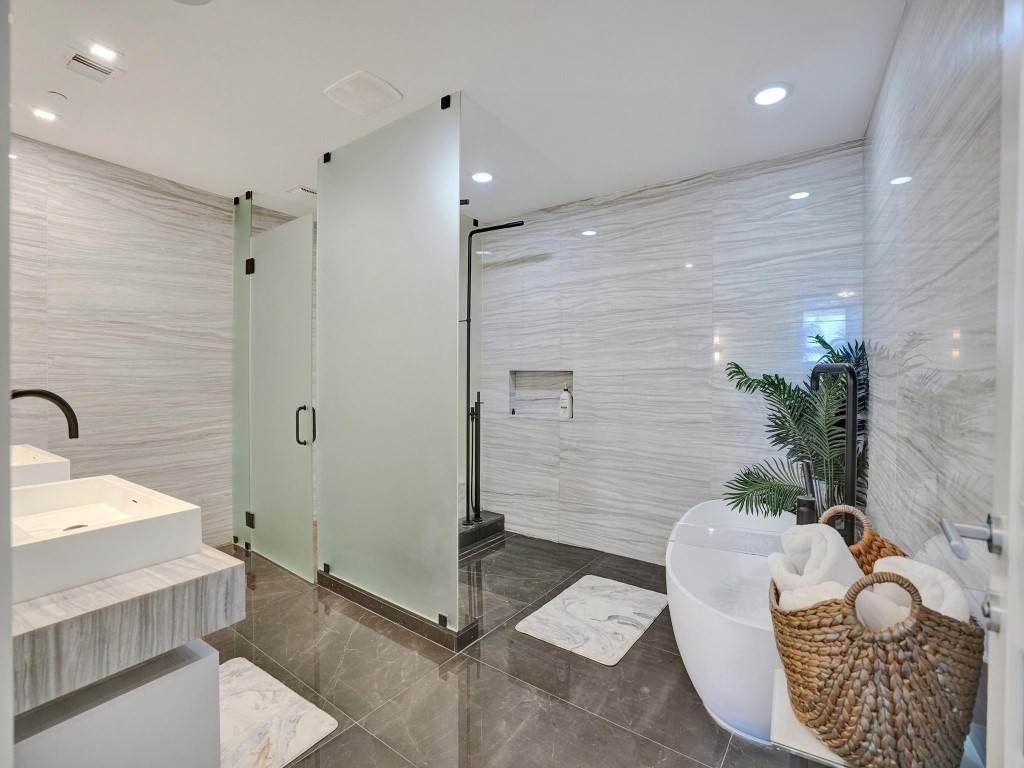 2200 N Ocean Blvd Unit: S303