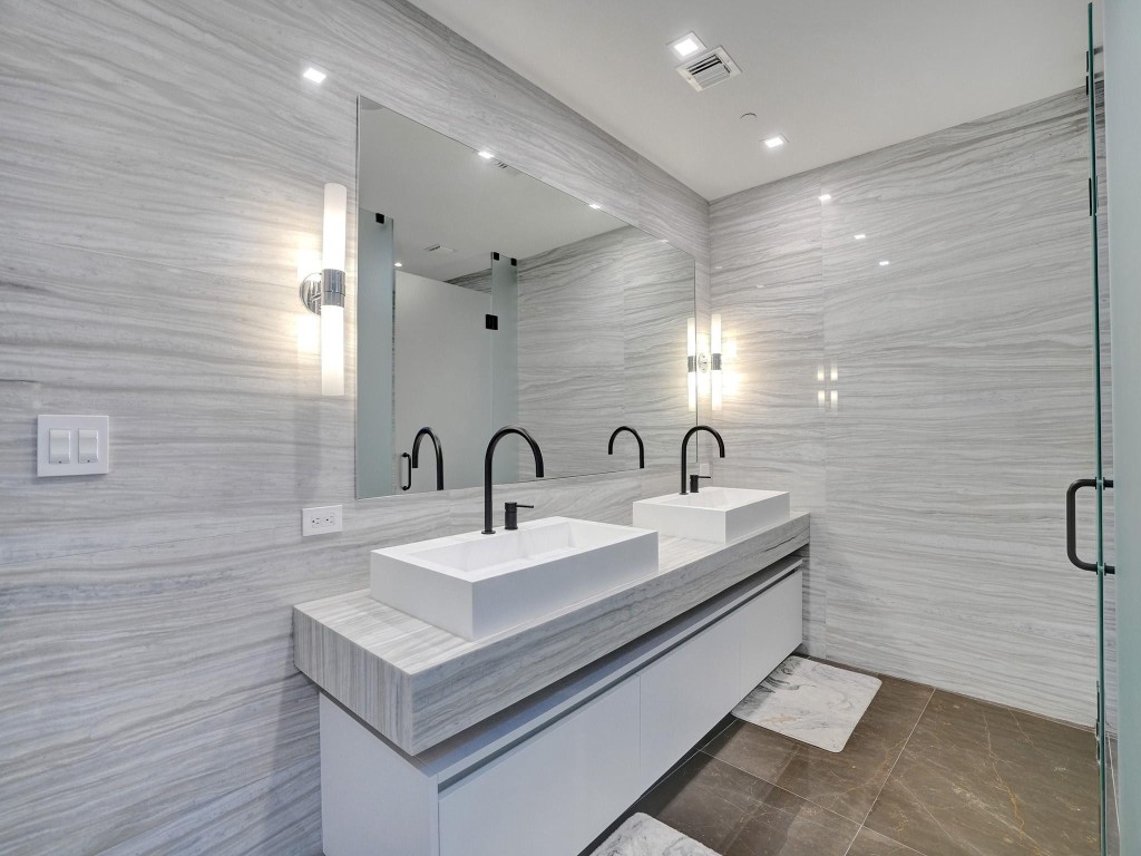 2200 N Ocean Blvd Unit: S303