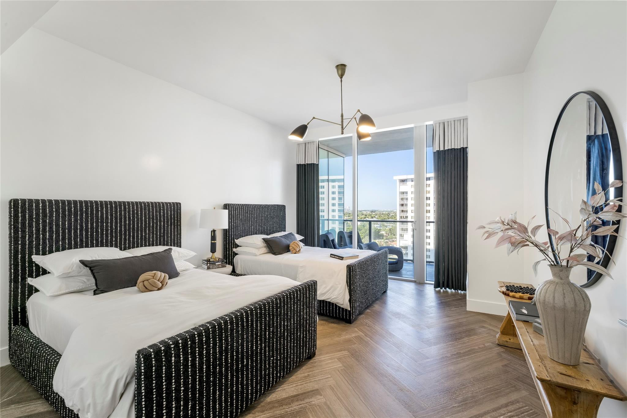 2200 N Ocean Blvd: Unit S903