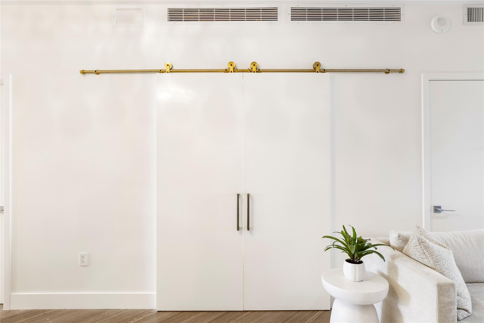 2200 N Ocean Blvd: Unit S903