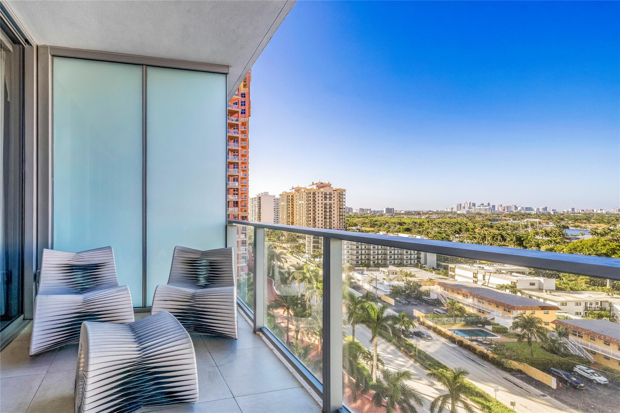 2200 N Ocean Blvd: Unit S903