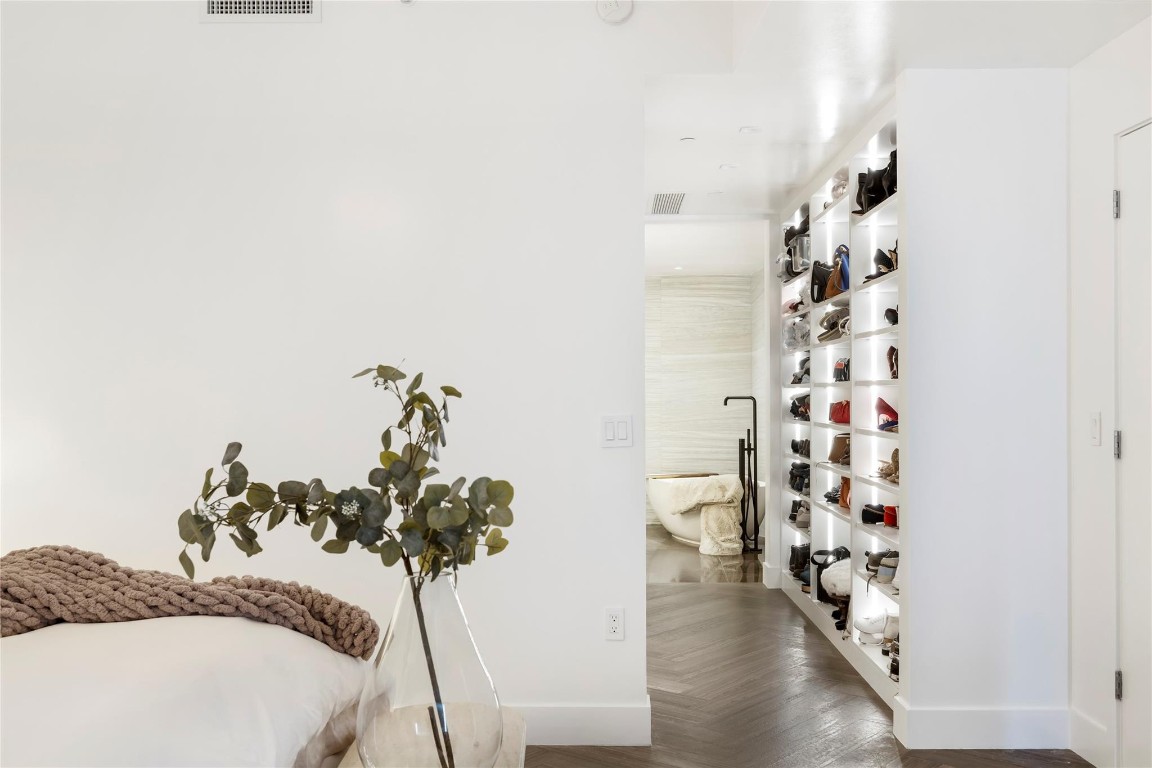 2200 N Ocean Blvd: Unit S903