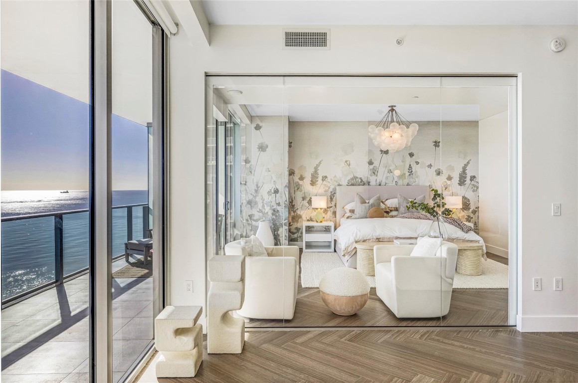 2200 N Ocean Blvd: Unit S903