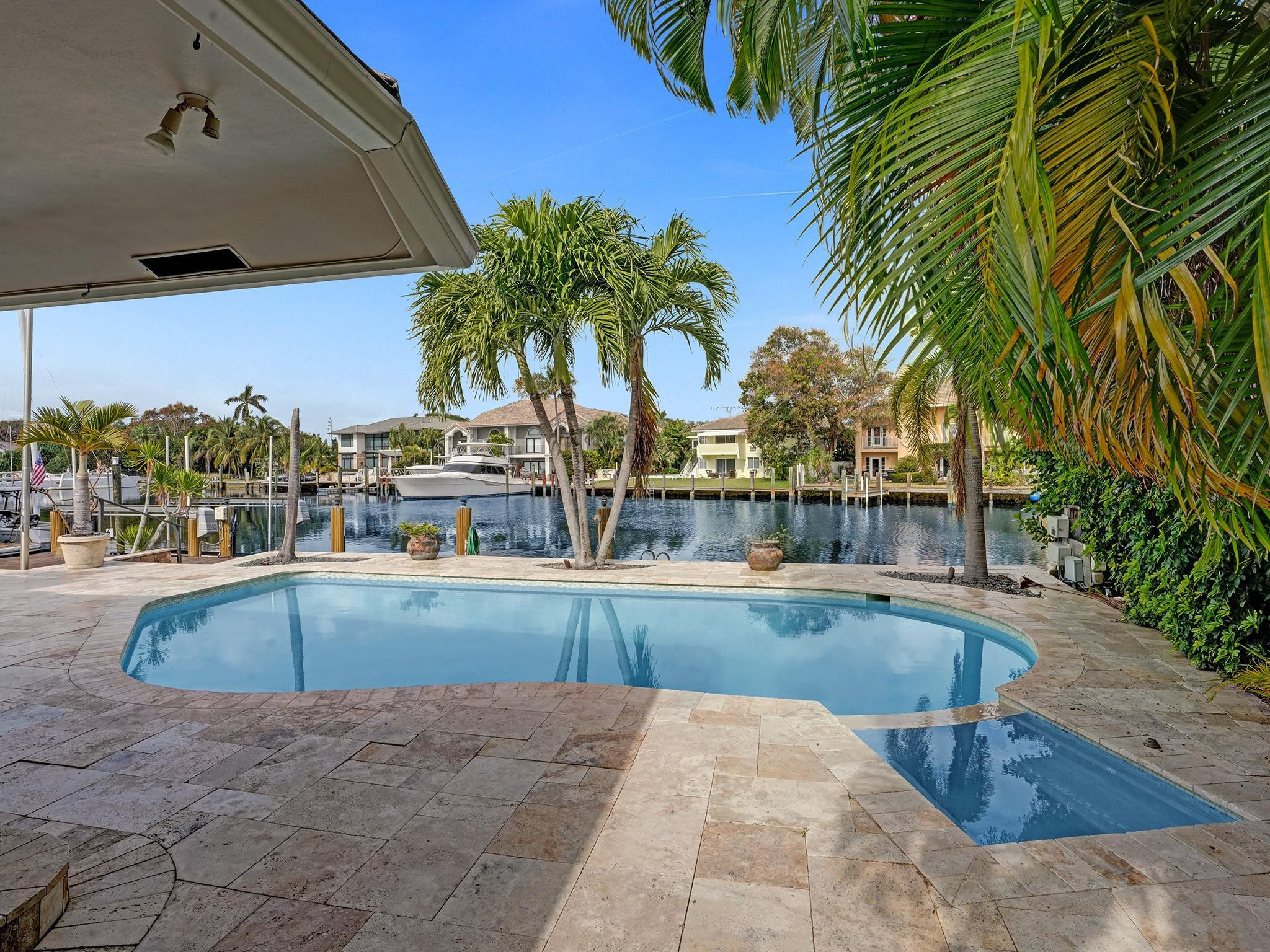 1239 Seminole Dr