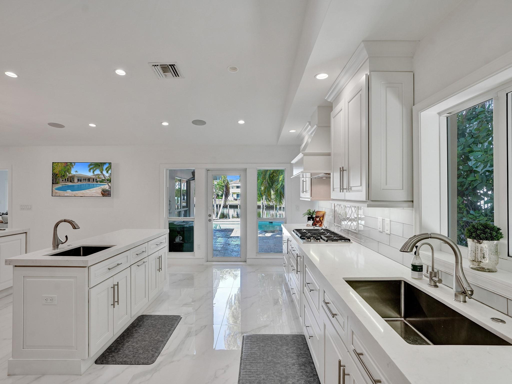 1239 Seminole Dr