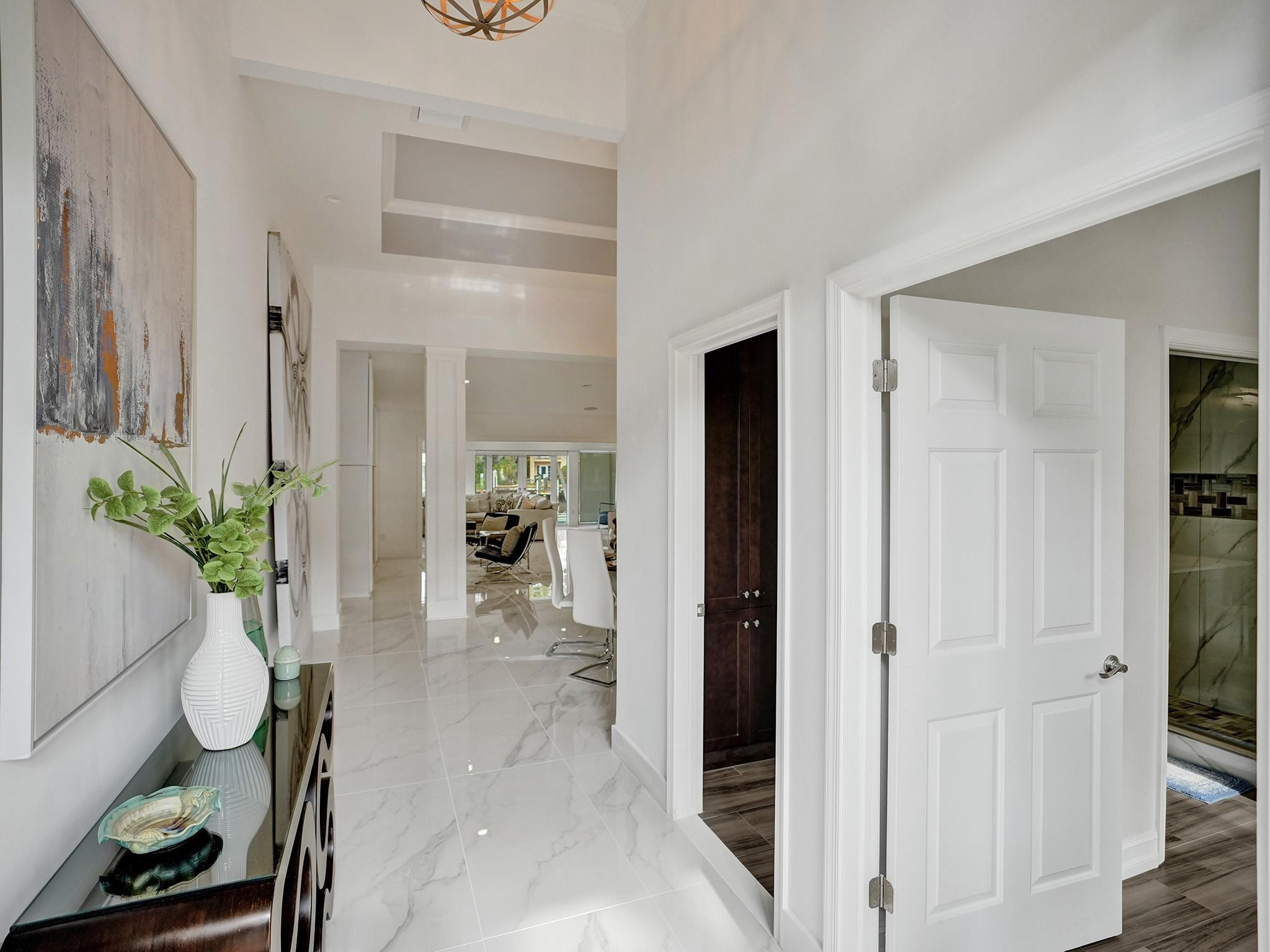 1239 Seminole Dr