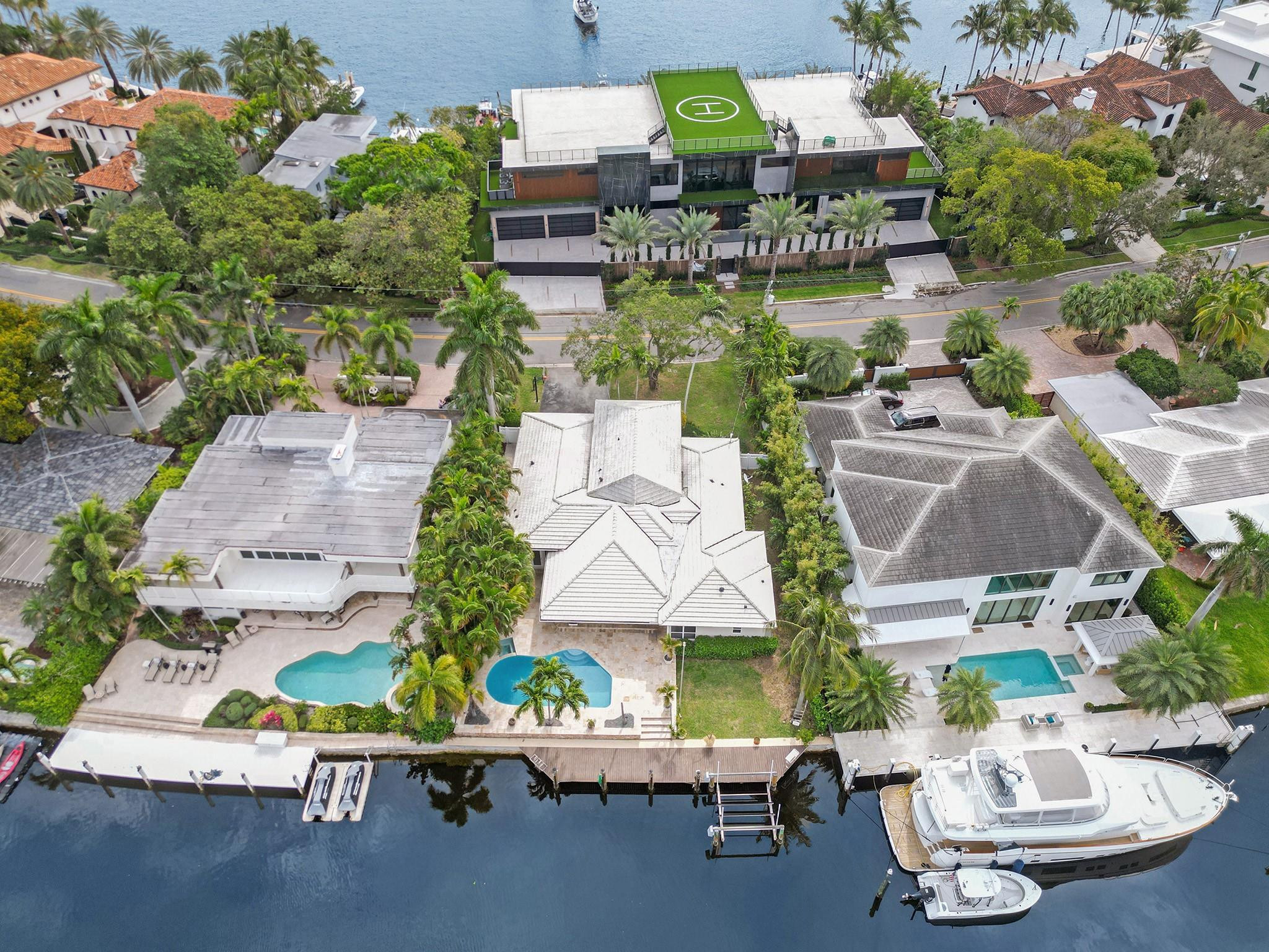 1239 Seminole Dr