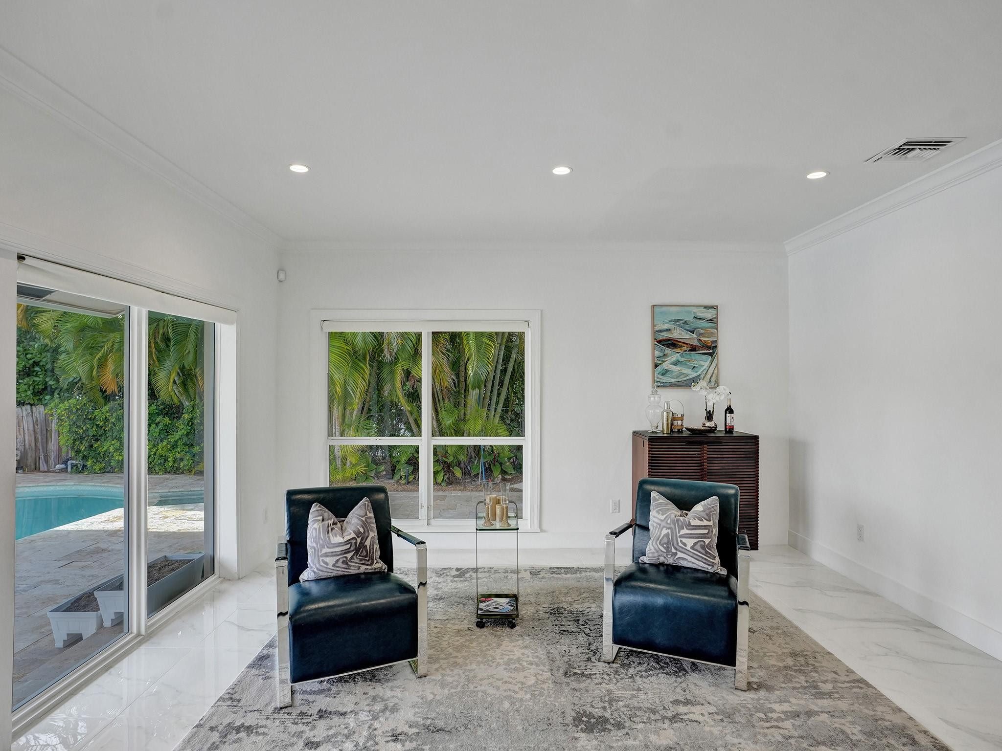 1239 Seminole Dr