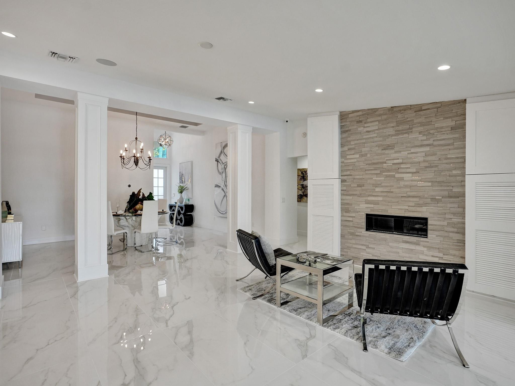 1239 Seminole Dr