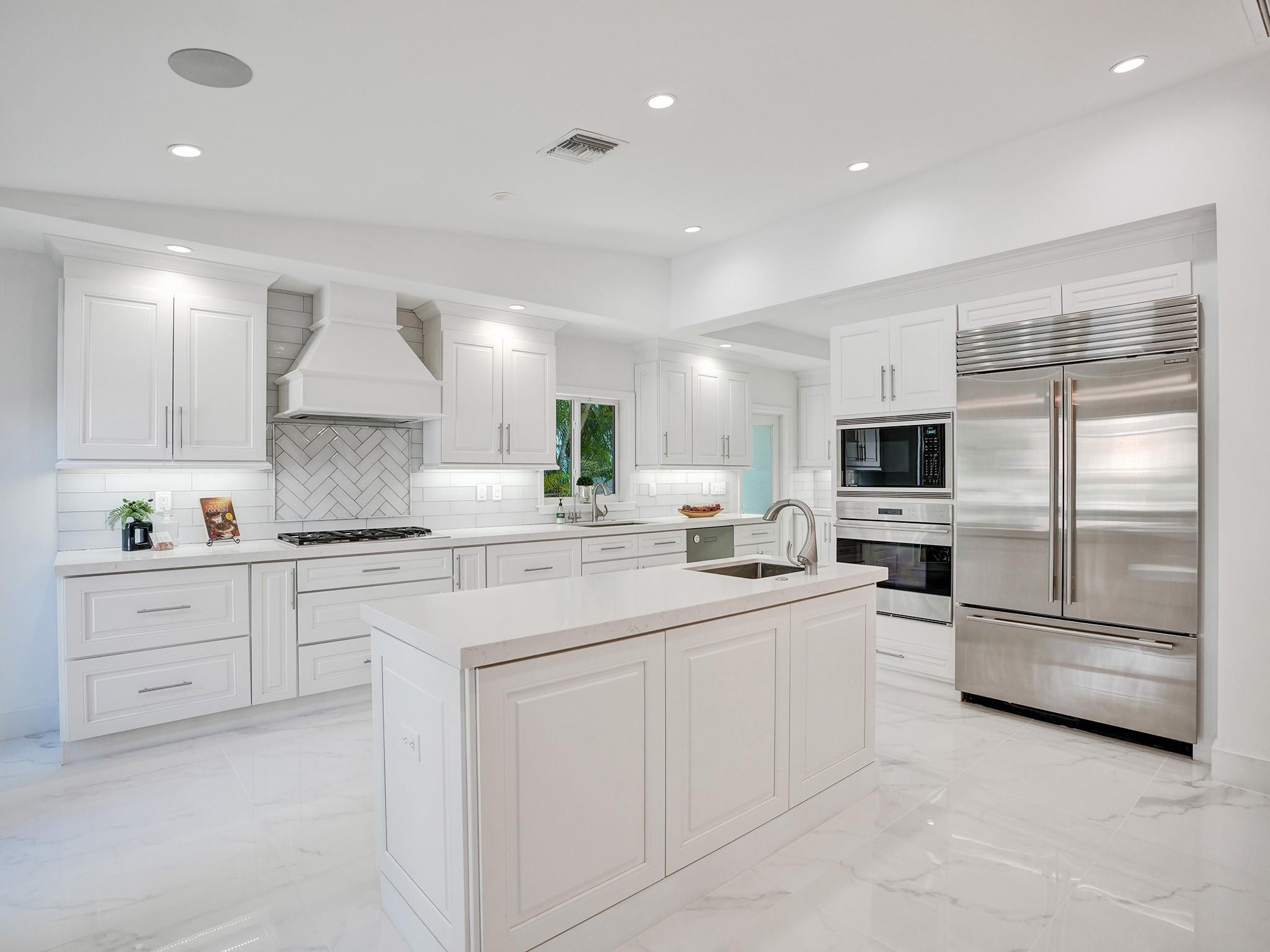 1239 Seminole Dr