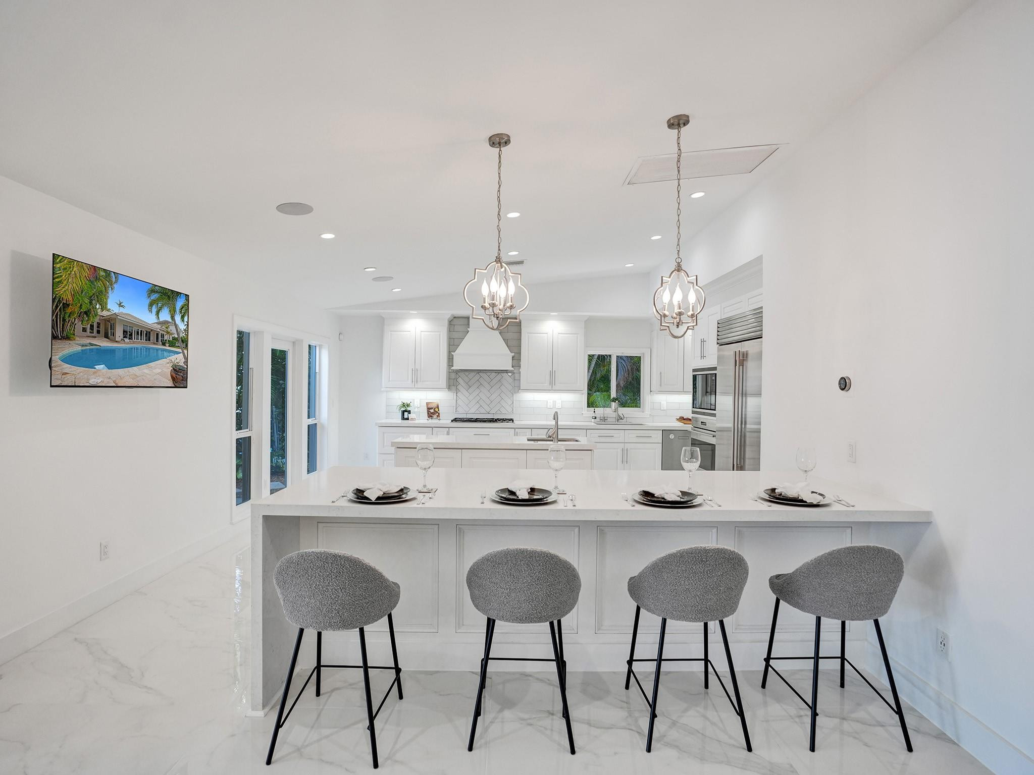 1239 Seminole Dr