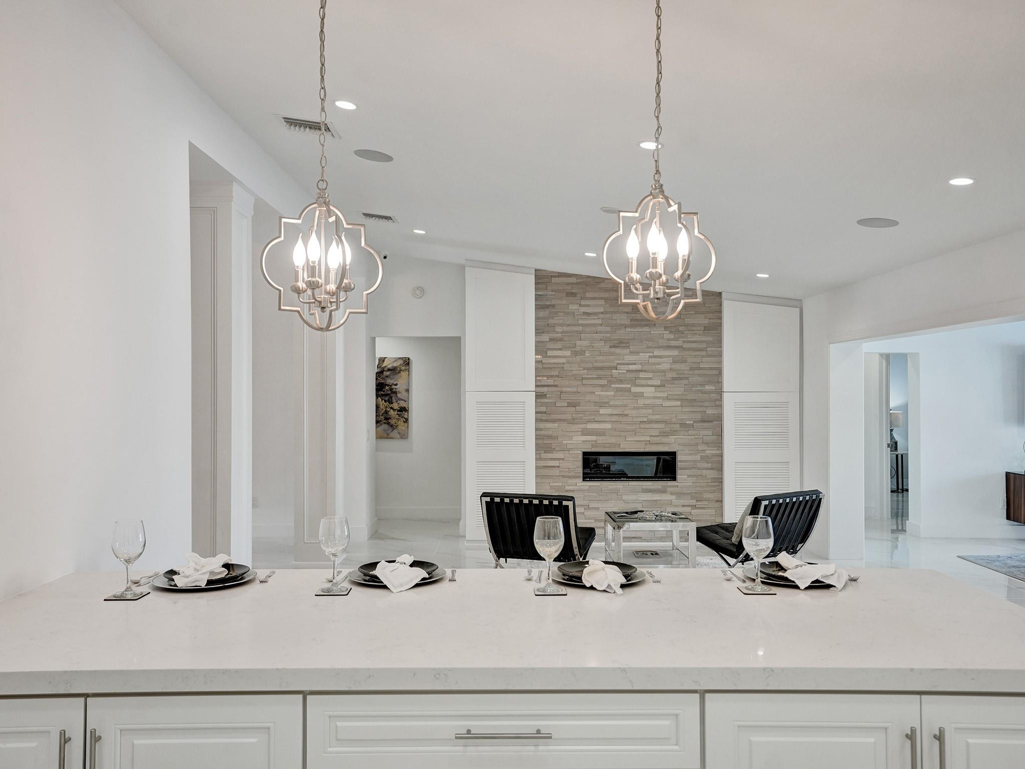1239 Seminole Dr