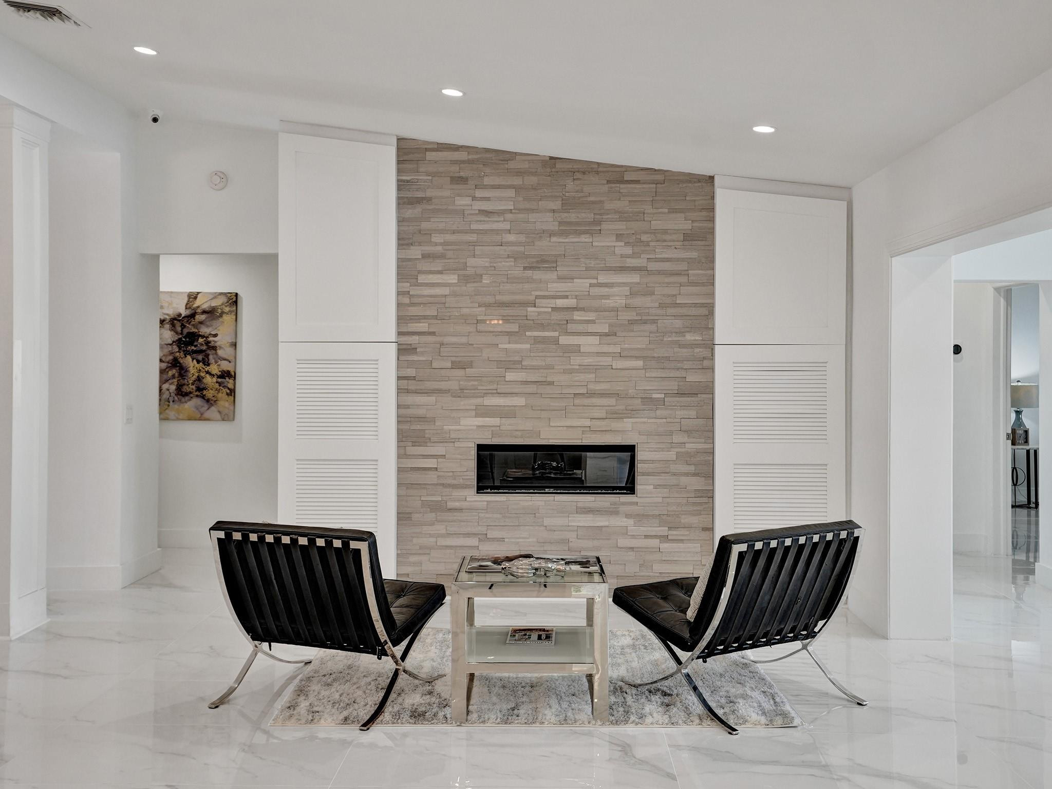 1239 Seminole Dr