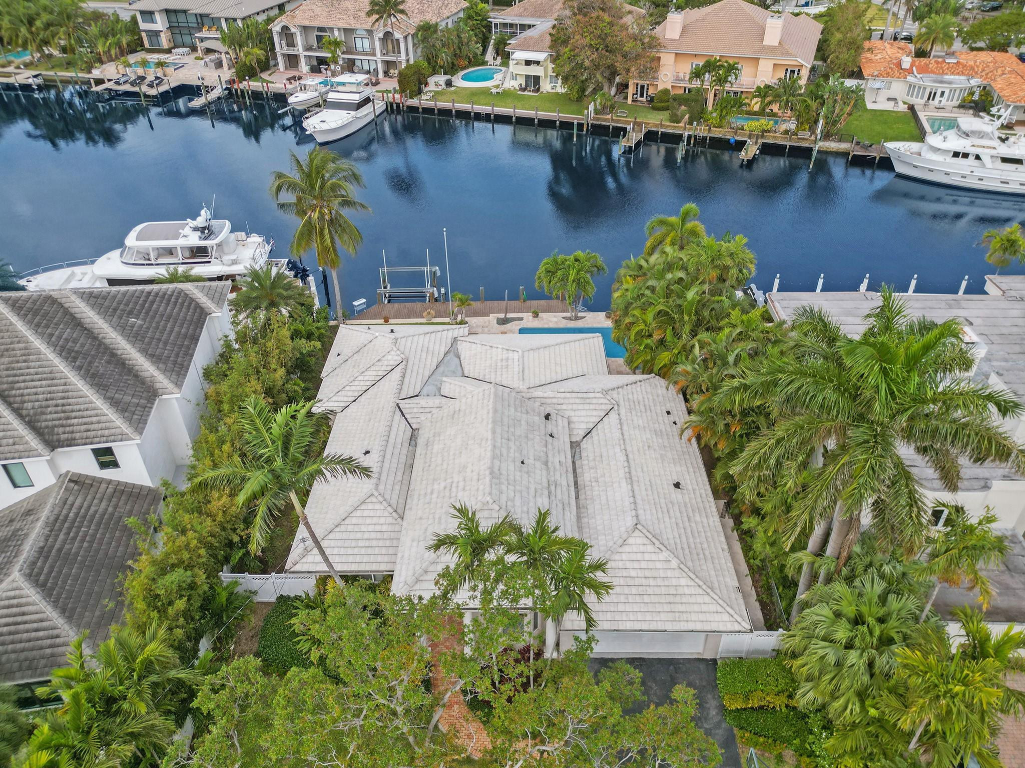 1239 Seminole Dr