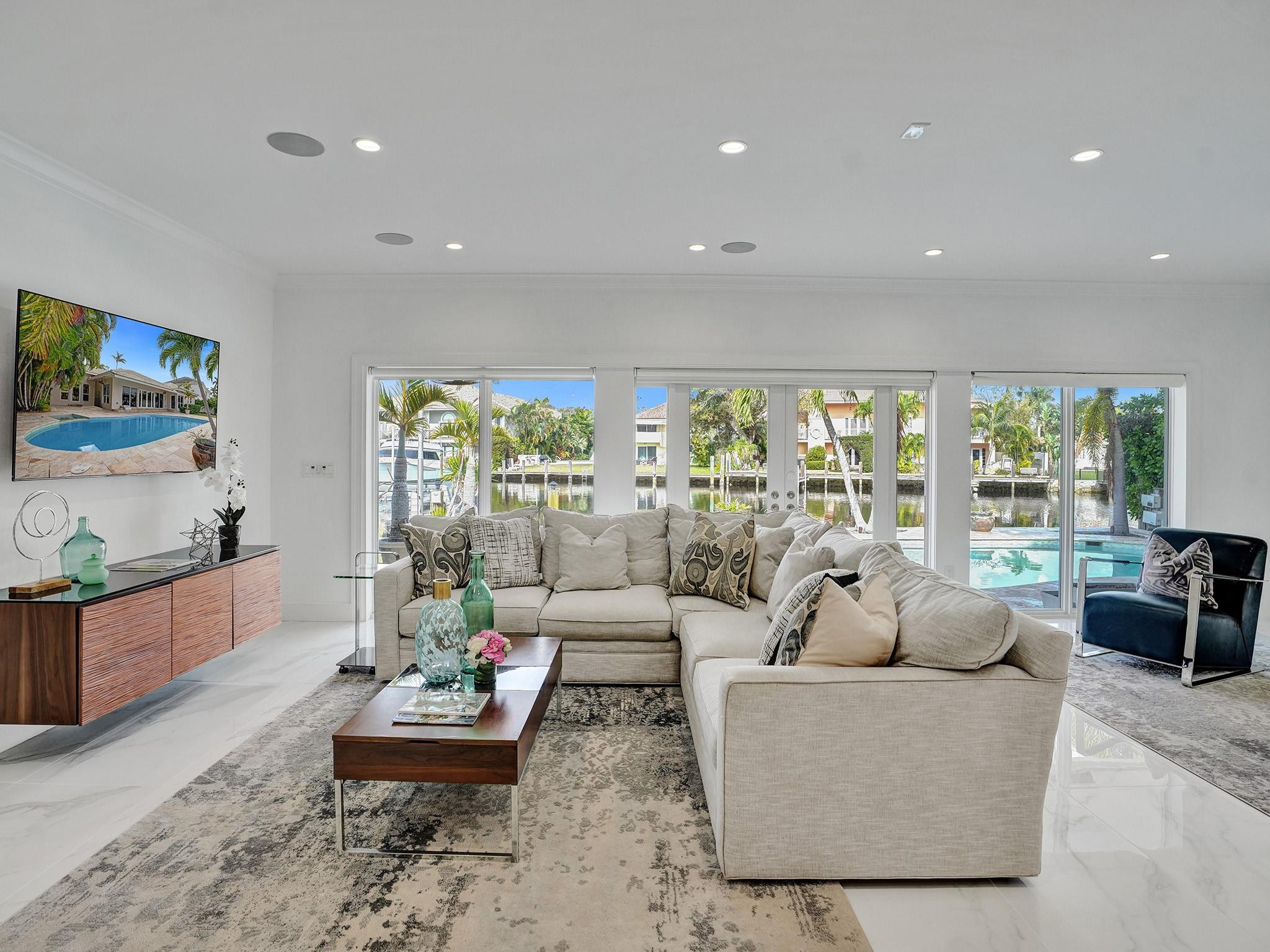 1239 Seminole Dr