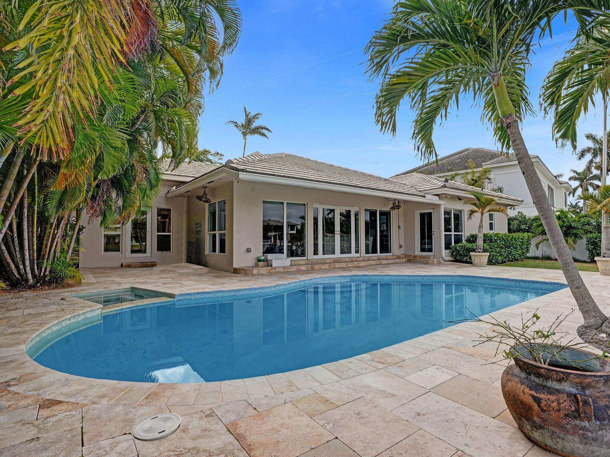 1239 Seminole Dr