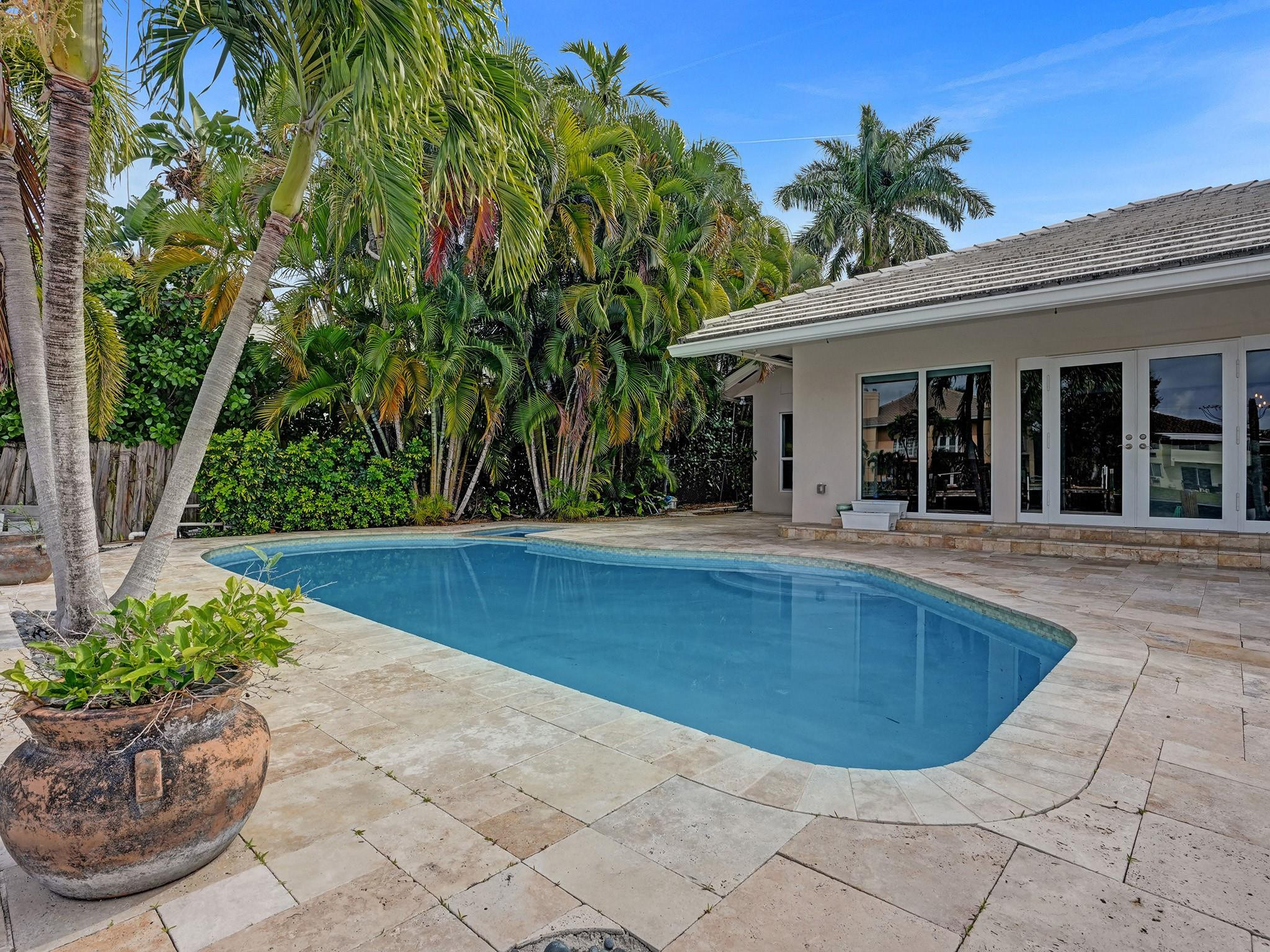 1239 Seminole Dr