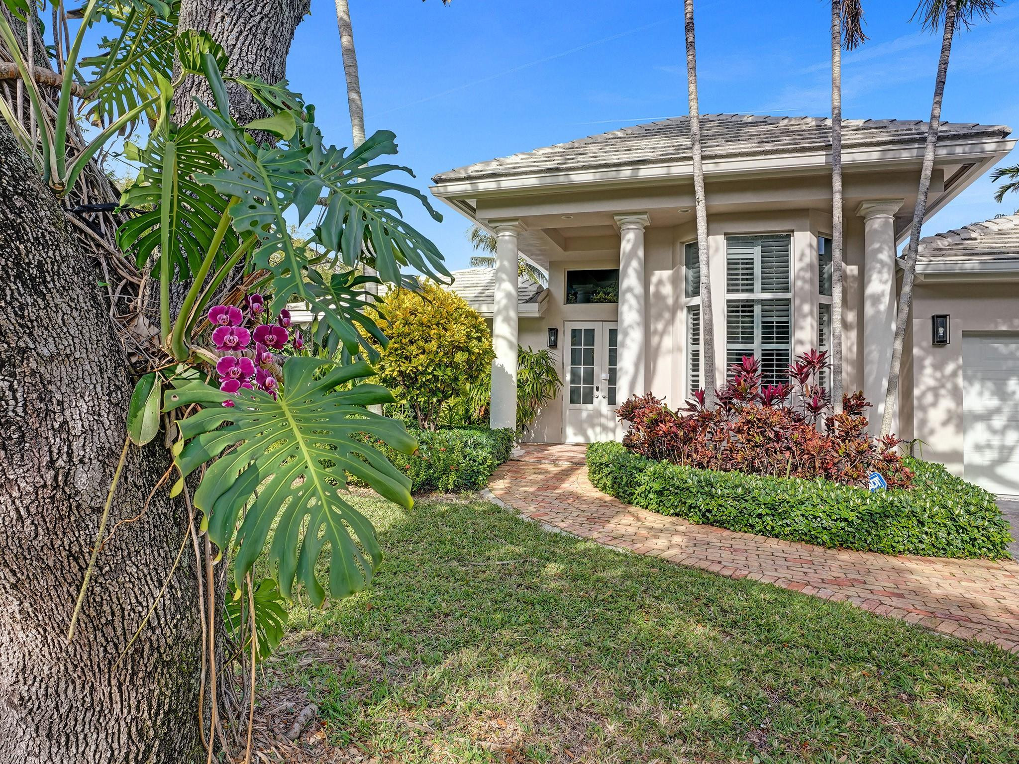 1239 Seminole Dr